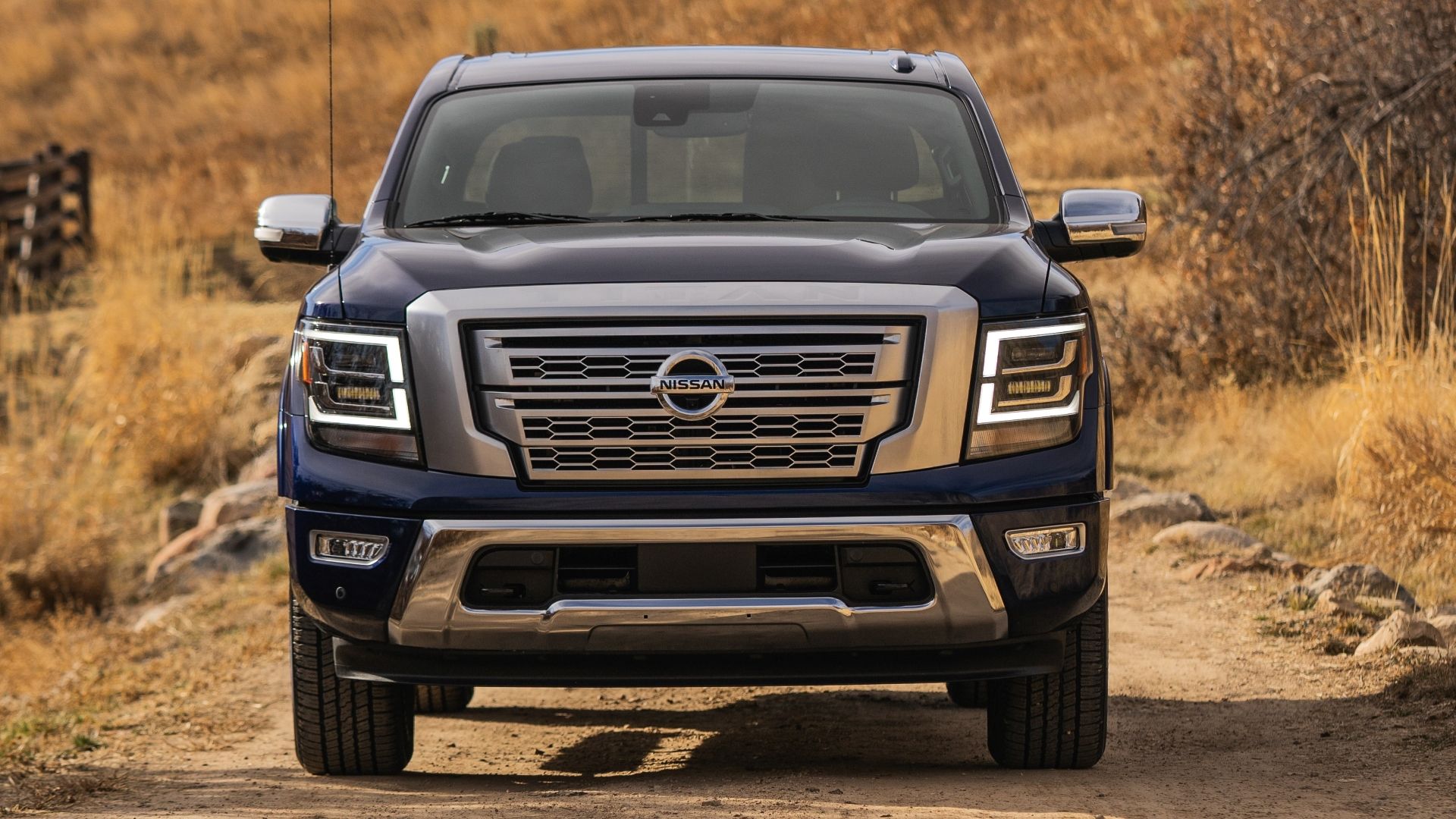 Front section of the Nissan Titan 2023