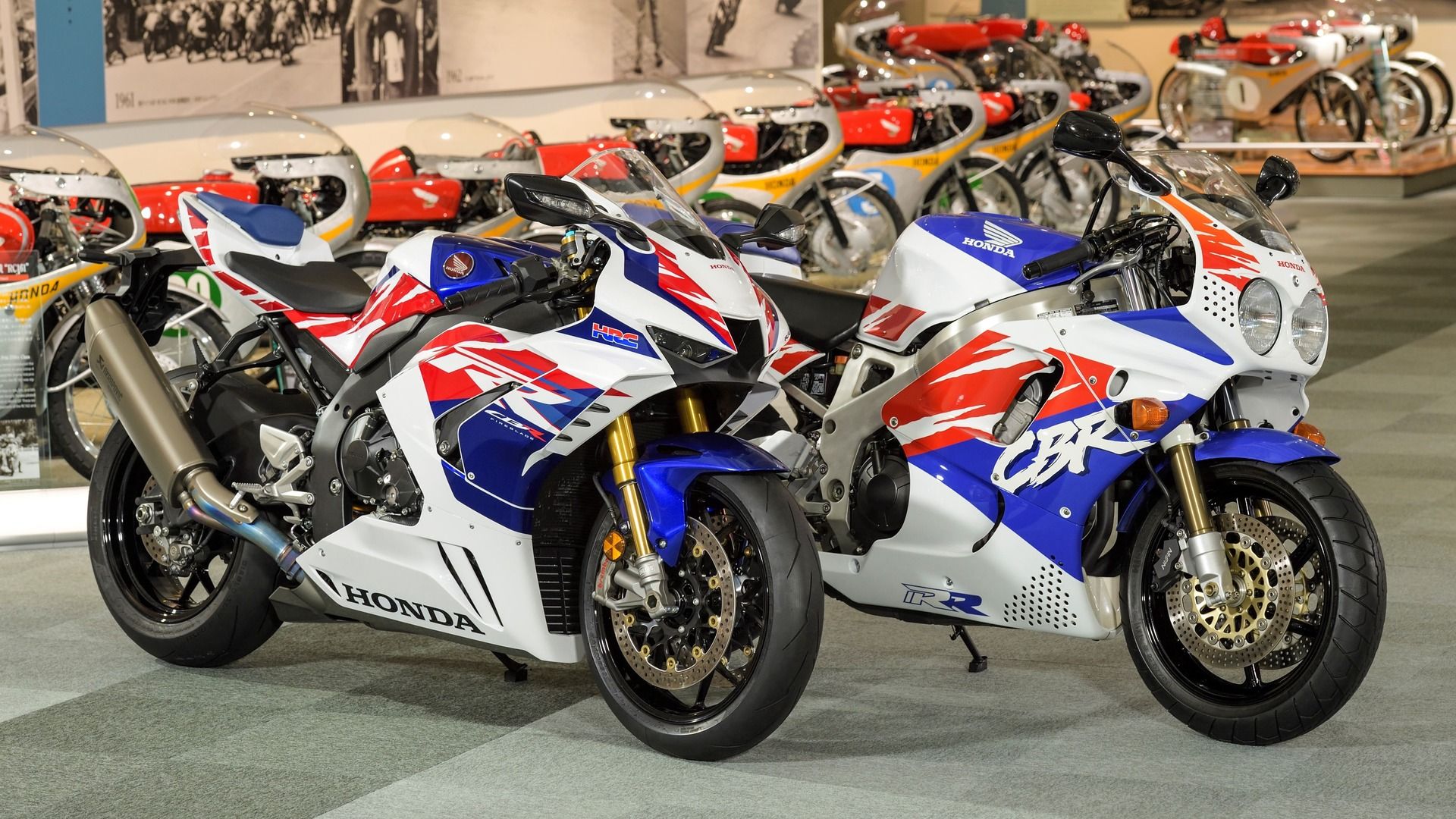 1992 Honda CBR 900RR Fireblade and 2002 Honda CBR1000RR-R Fireblade SP