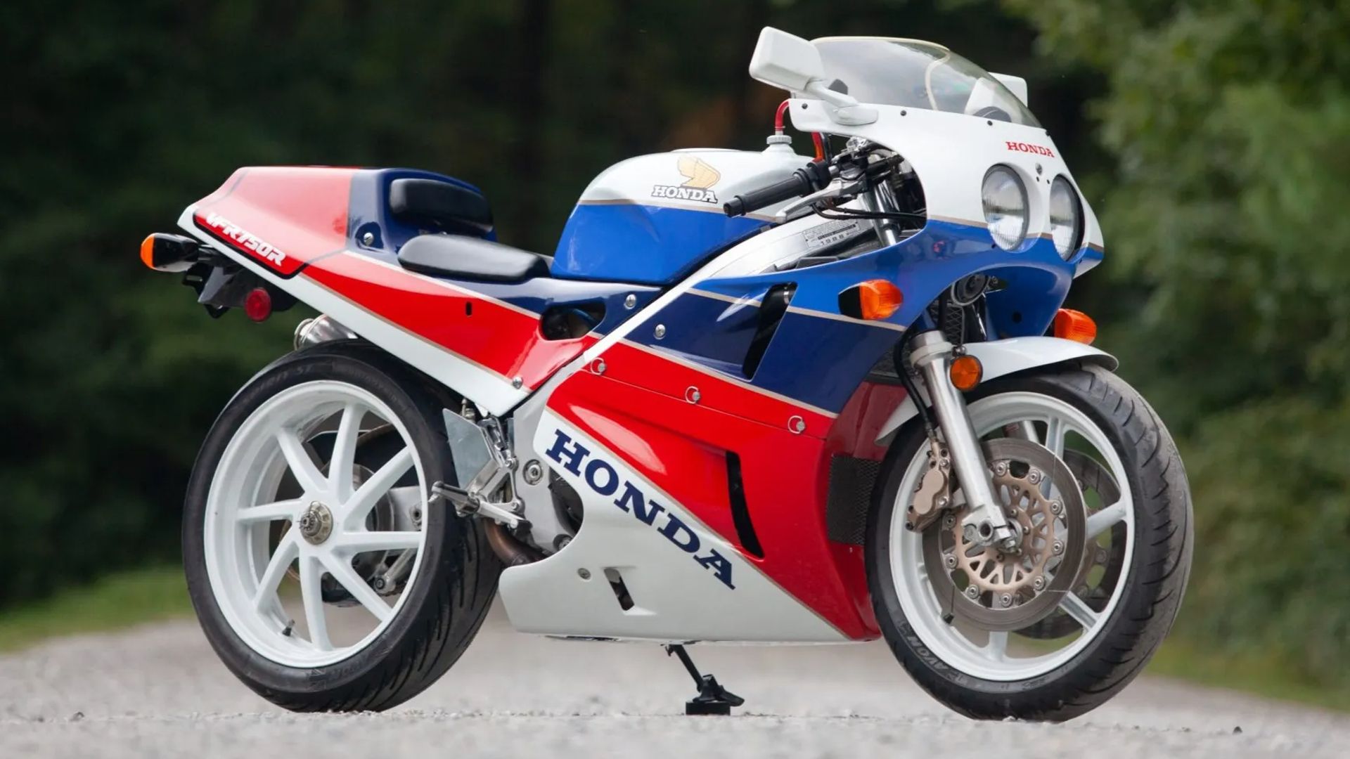 Honda RC30 classic