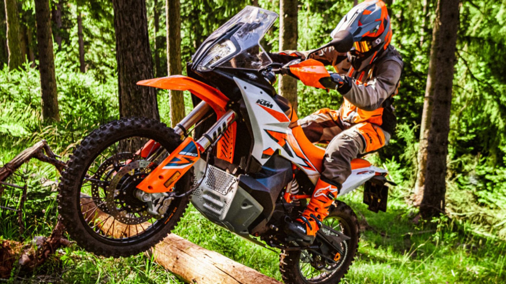 KTM 890 Adventure R What Makes This A Unique MidWeight Adventure Bike