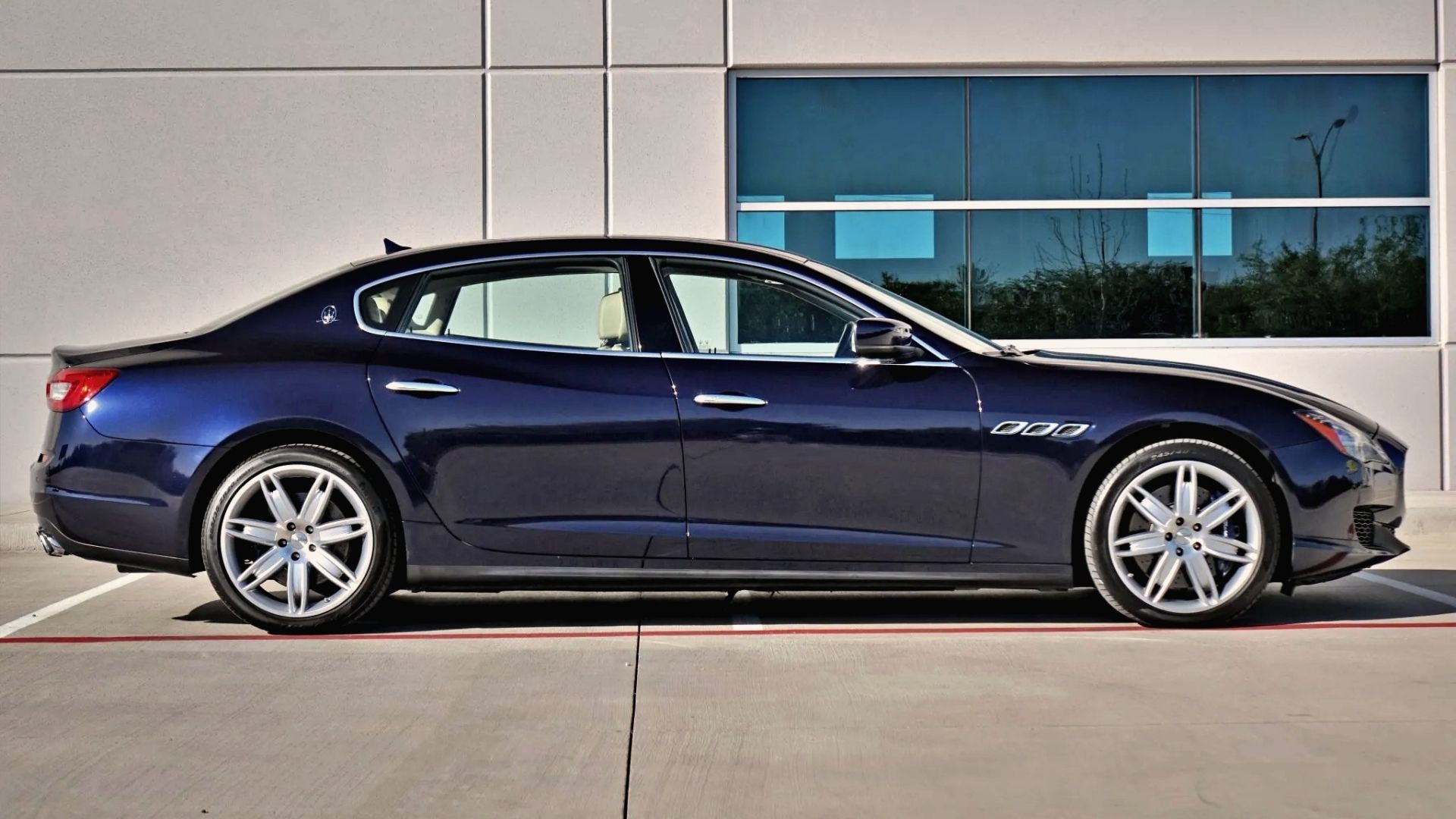Blue 2014 Maserati Quattroporte