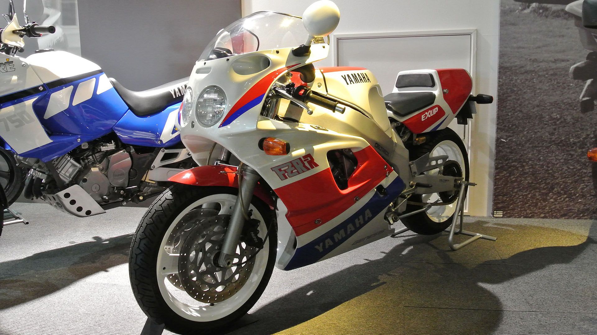 Yamaha FZR750R OW01 Motorcycle
