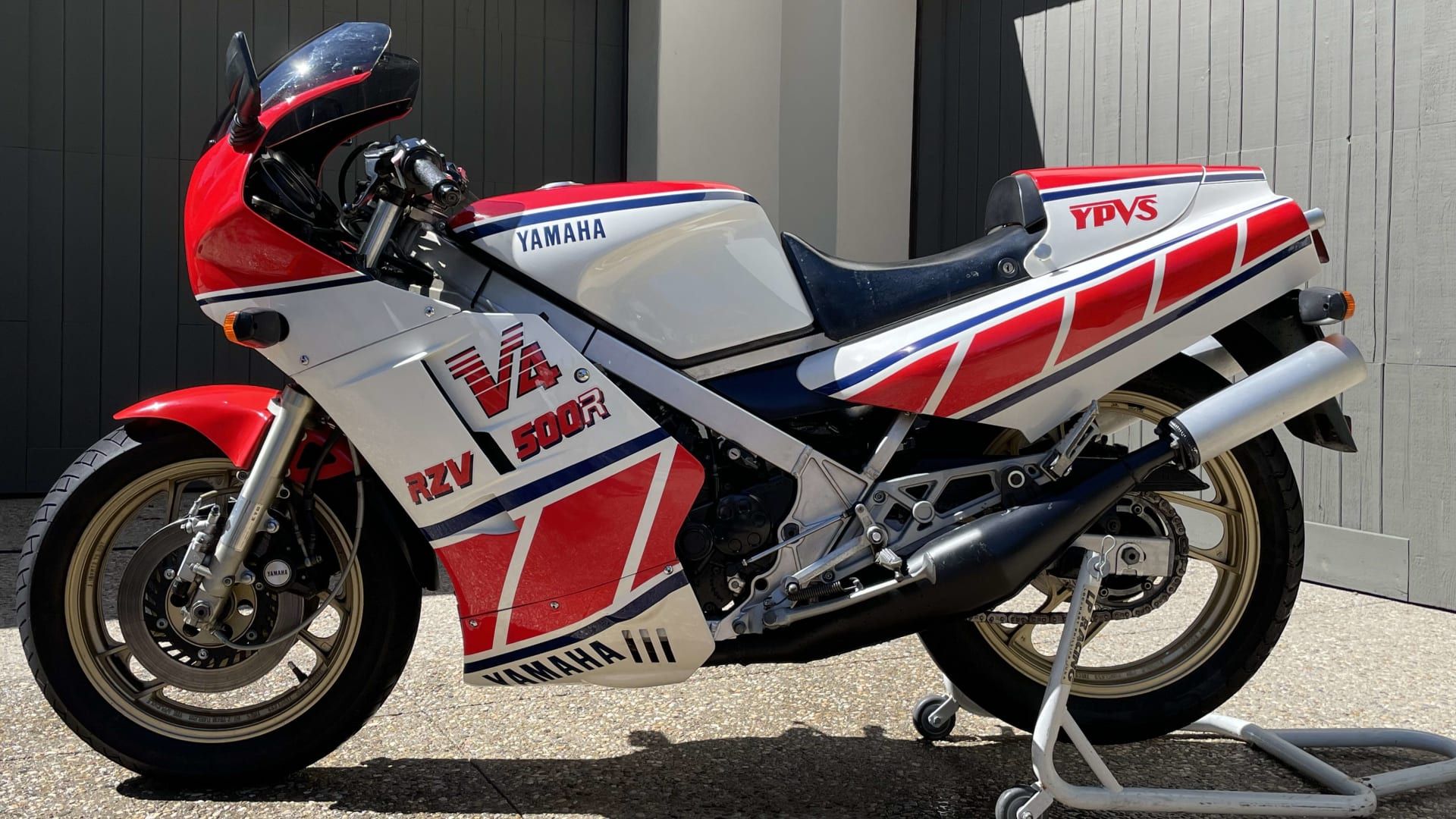 1985 Yamaha RZV500