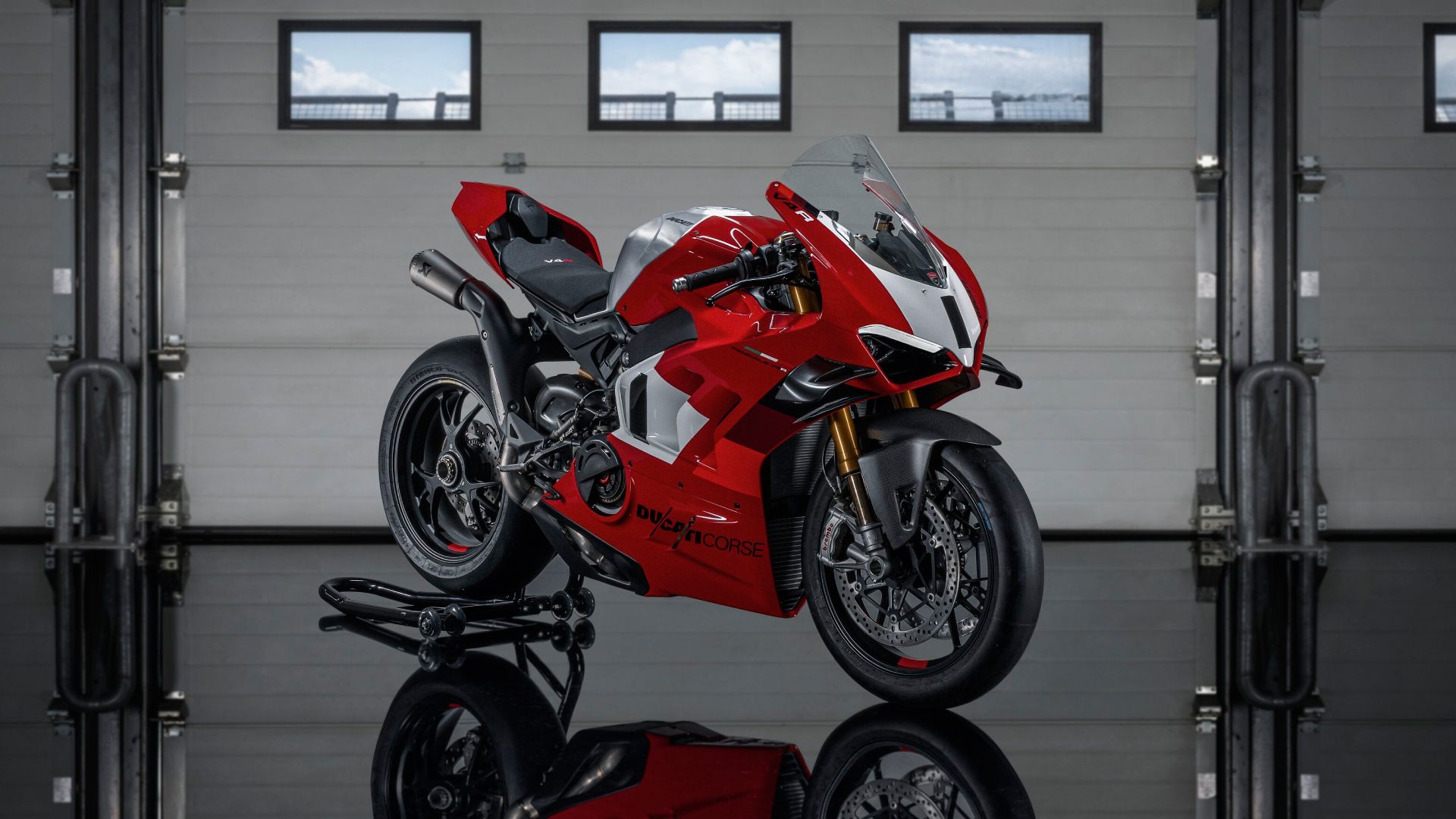 2023-Ducati-Panigale-V4-R front 3/4 shot.