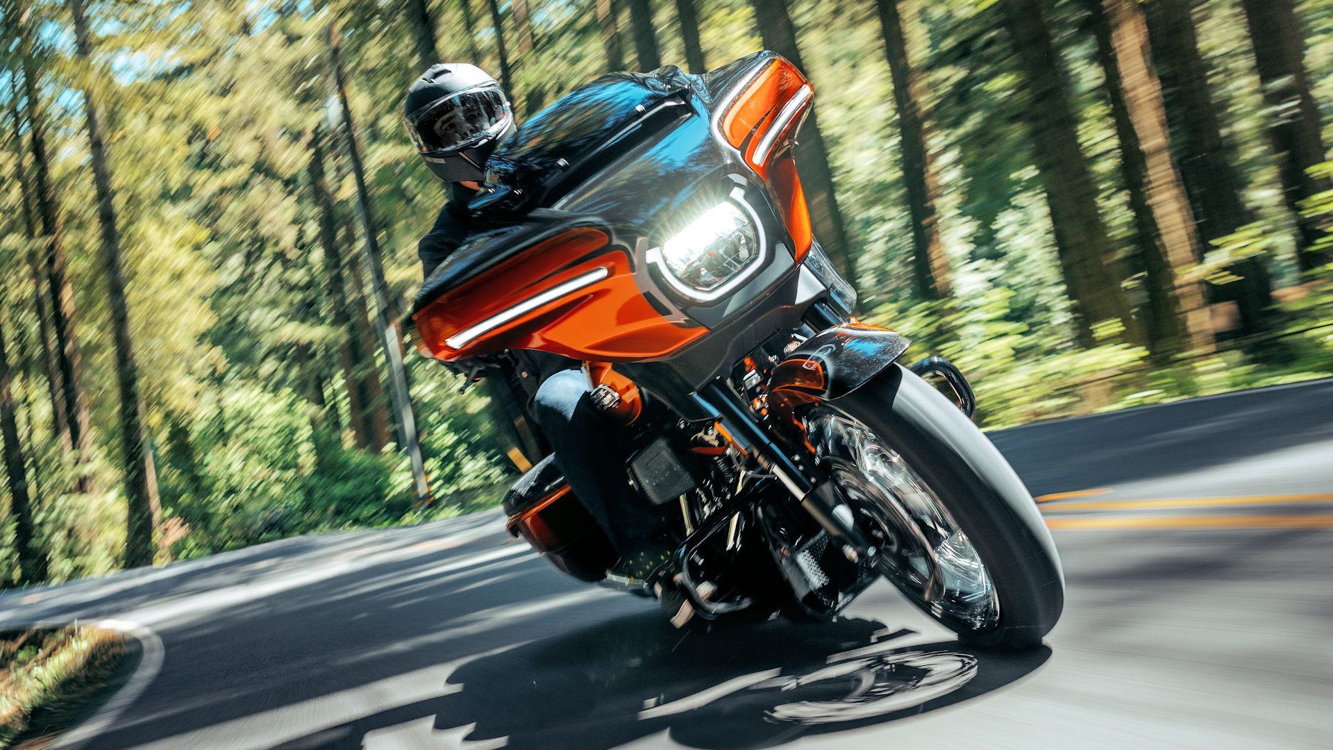 2023 Harley-Davidson CVO Street Glide headon coming out of a curve