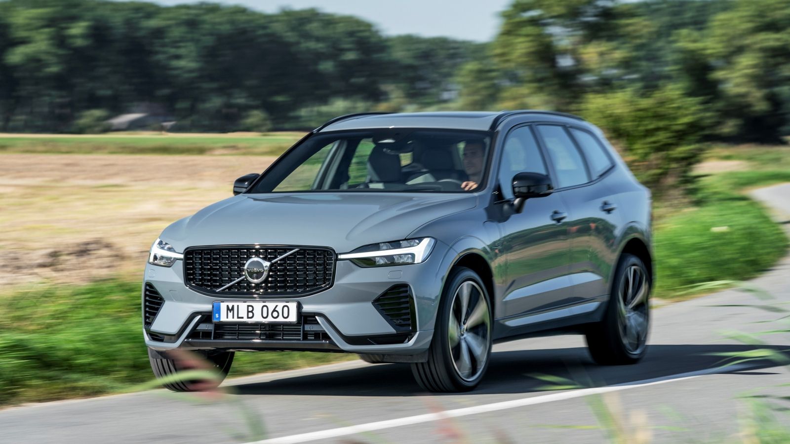 Grey Volvo XC60 T8 Recharge