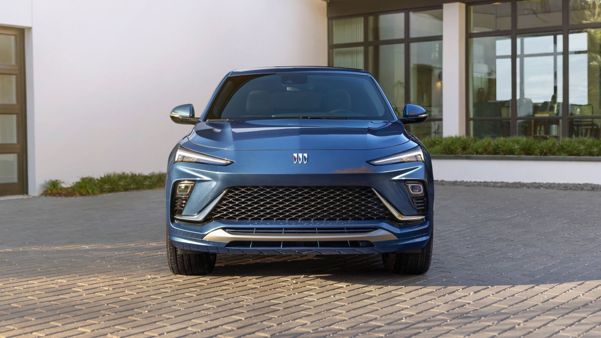 2024 Envista Avenir estacionado em frente