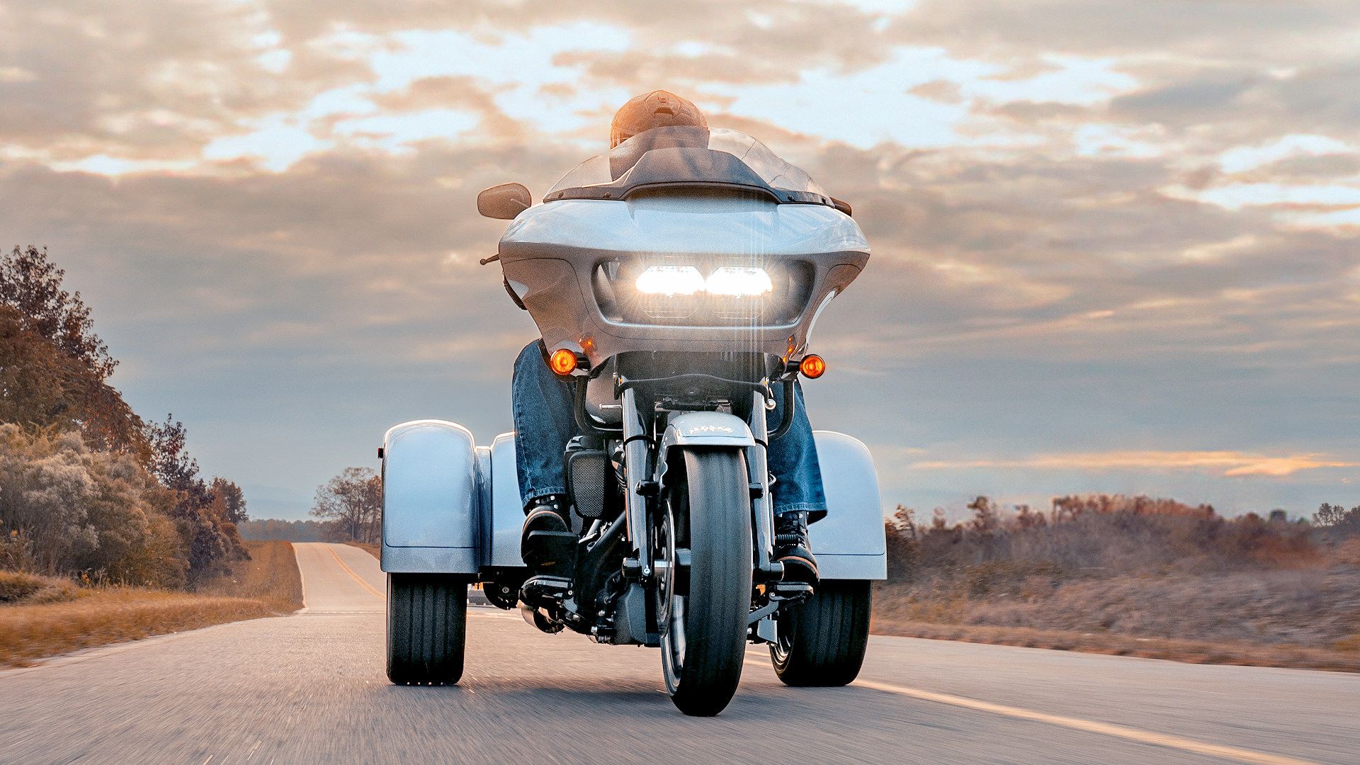 2024 Harley-Davidson Road Glide 3 head-on shot