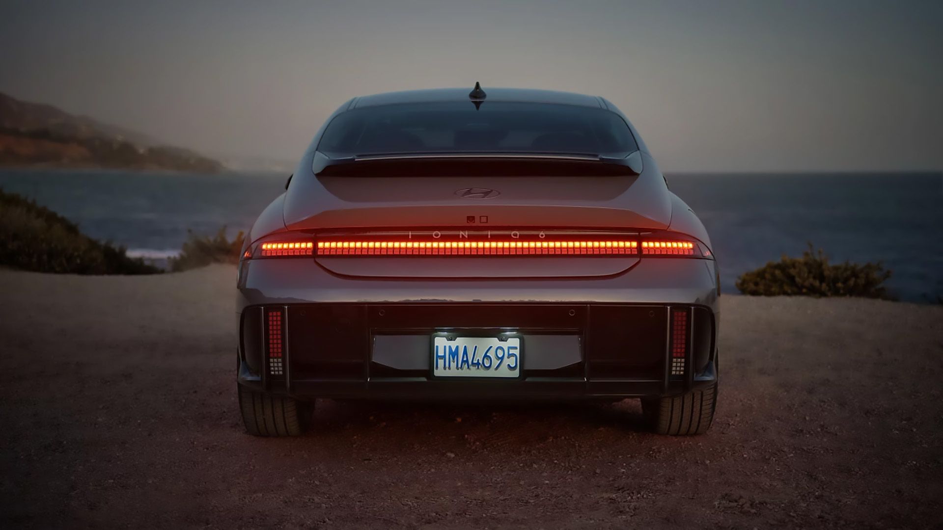 Um Hyundai Ioniq 6 2024 cinza 