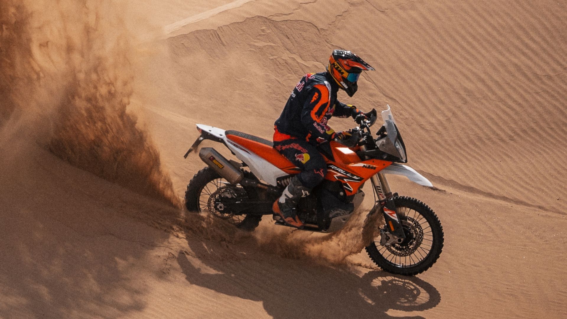 2024 KTM 890 ADVENTURE R RALLY side rigth action shot