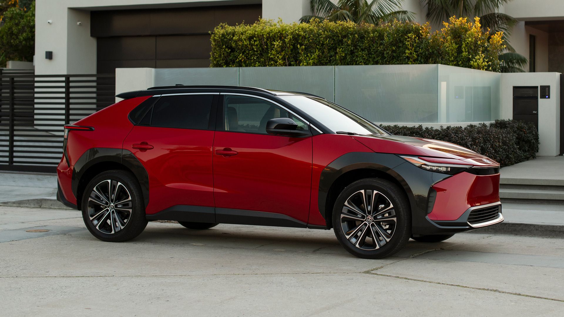 Cheapest ev with 200 mile range discount