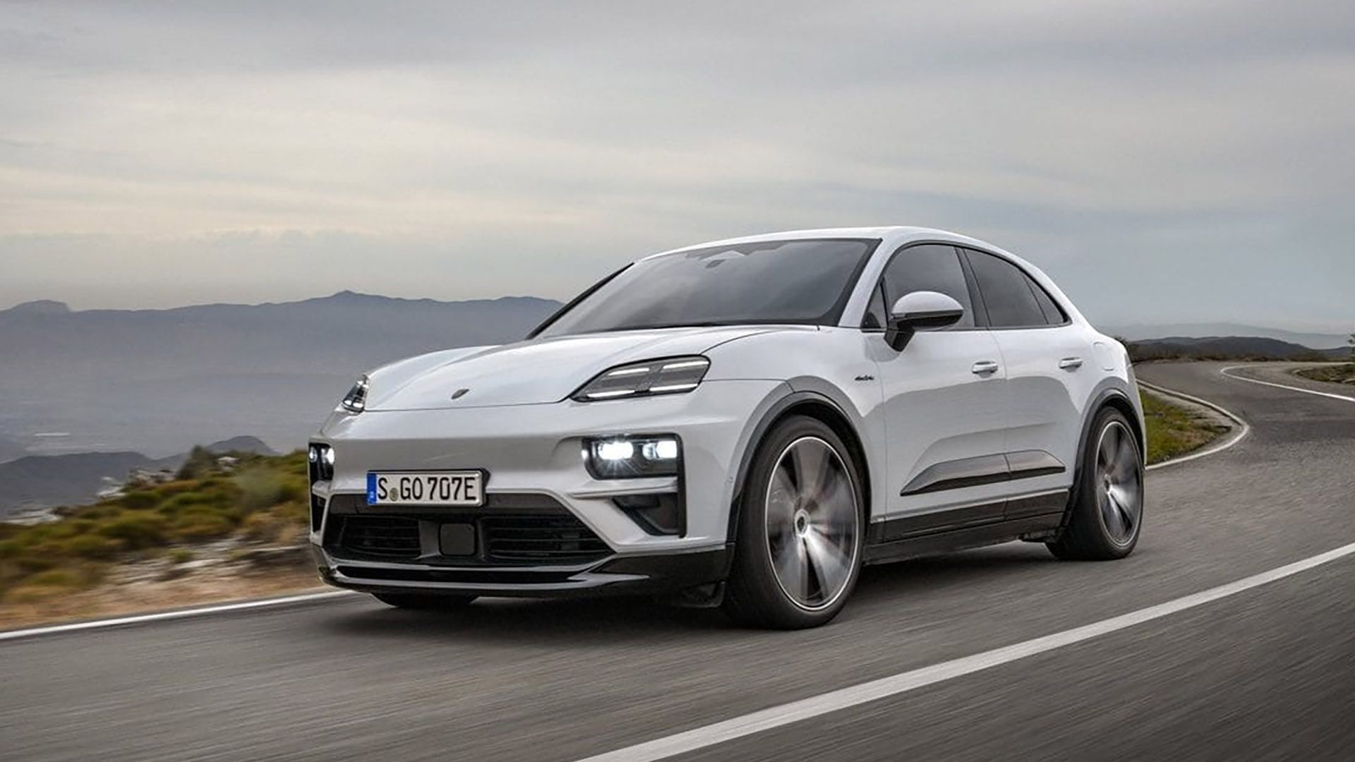 Front 3/4 view of the 2025 Porsche Macan Turbo EV