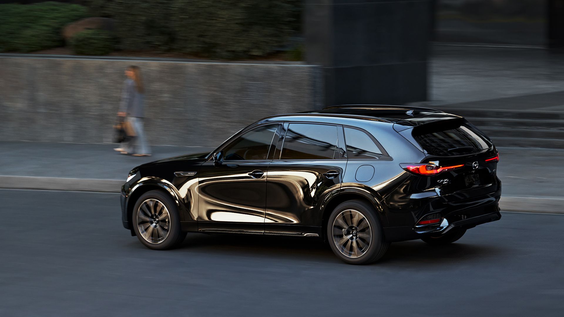 Here's What Gives The Mazda CX70 An Edge Over Other MidSize SUVs