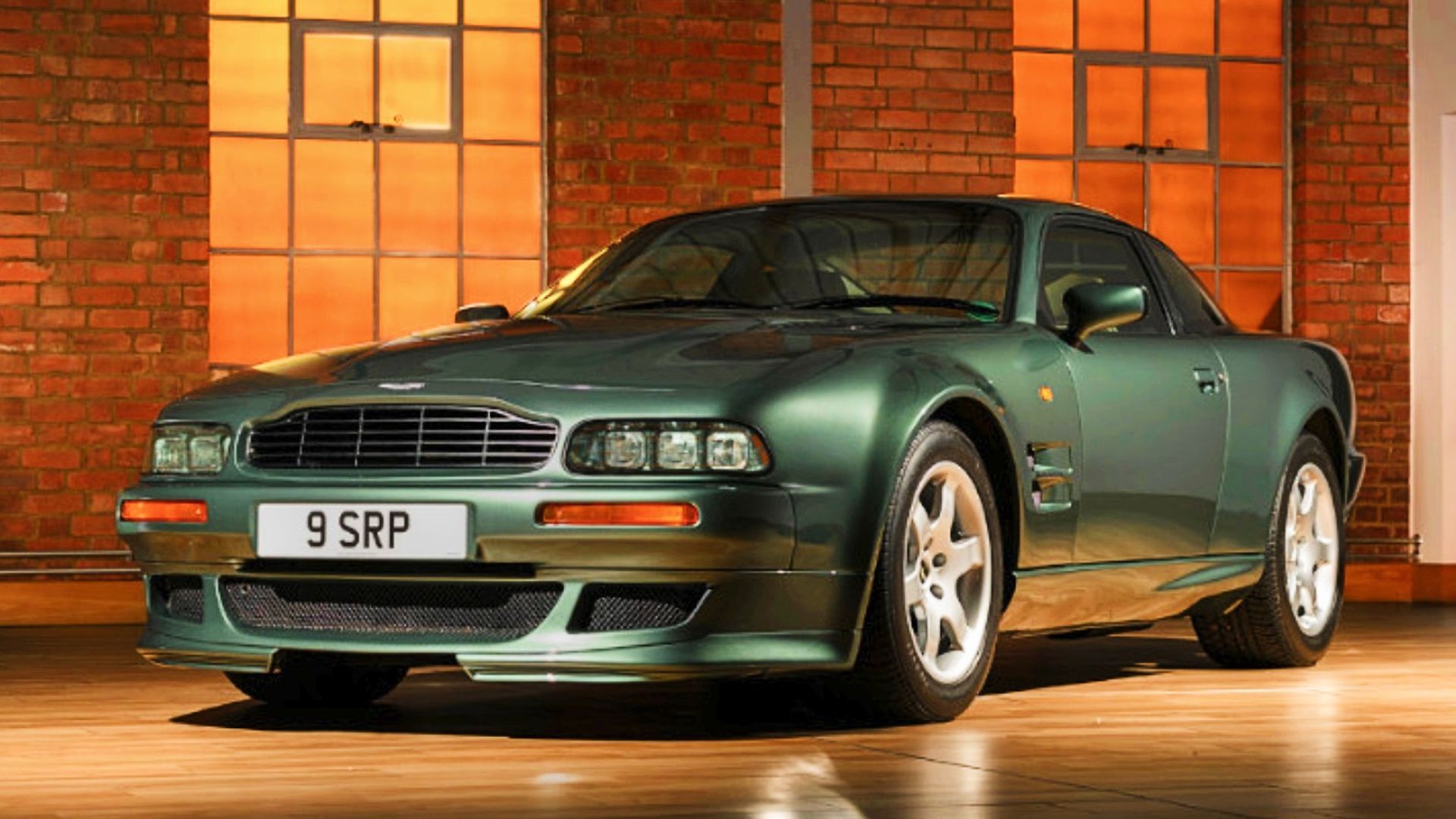 Aston Martin V8 Vantage V550 profile shot