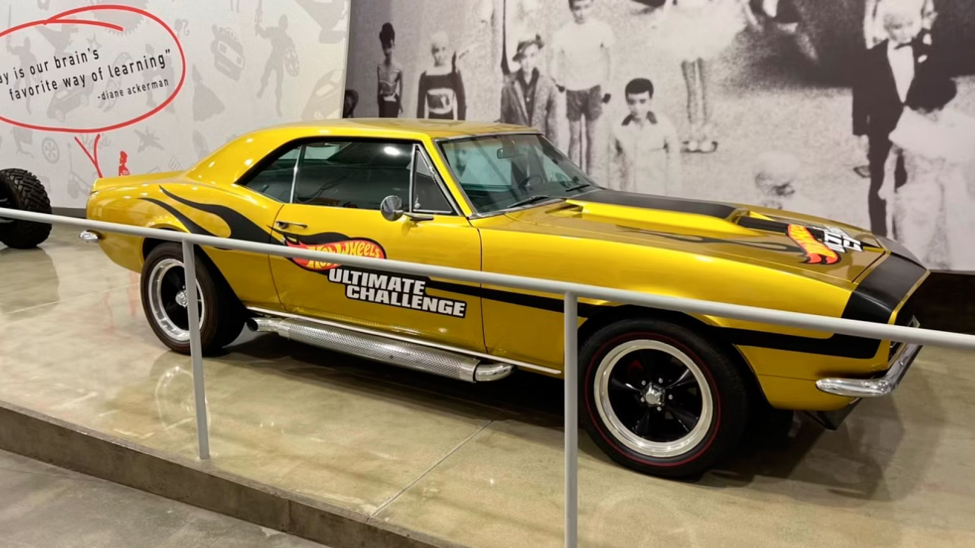hot-wheels-camaro-2
