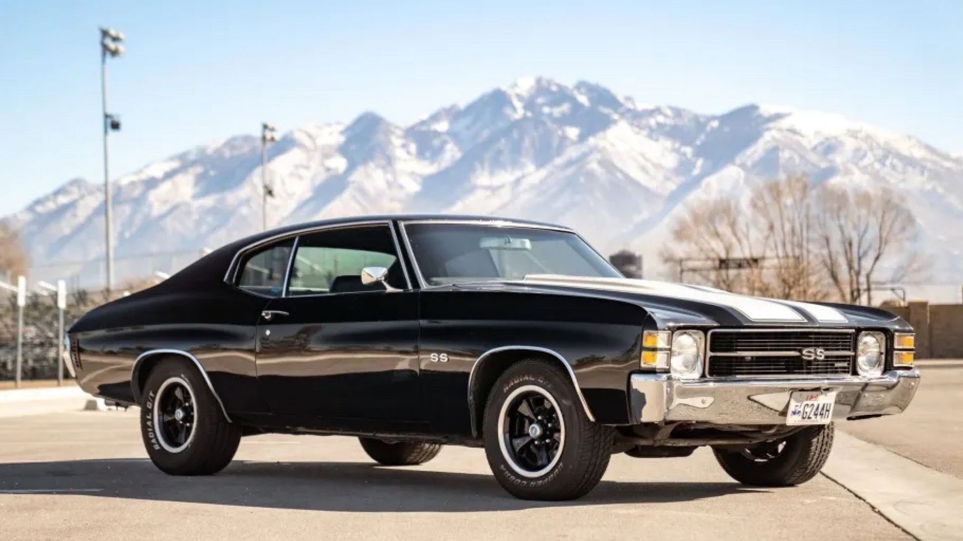 1971 Chevrolet Chevelle in black side and front view