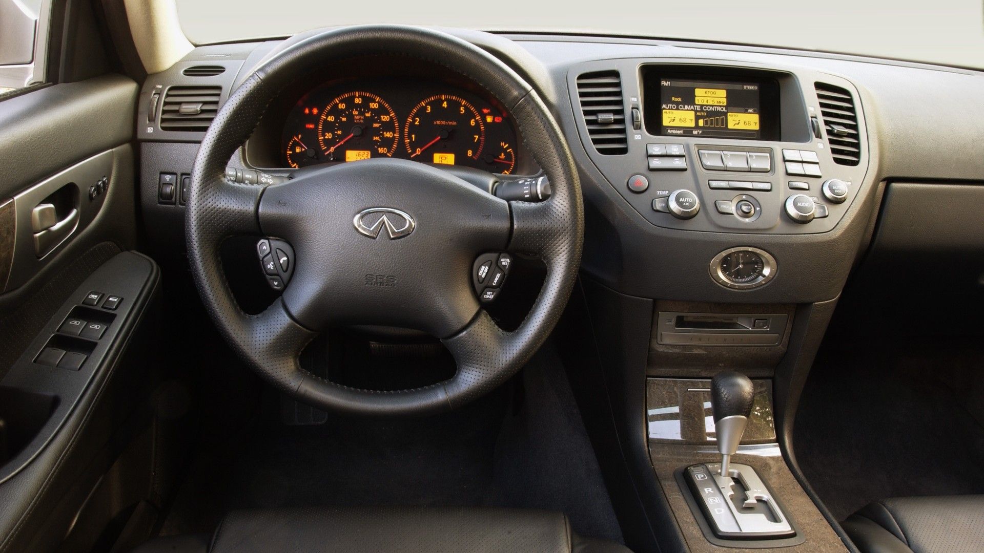 Silver 2003 Infiniti M45