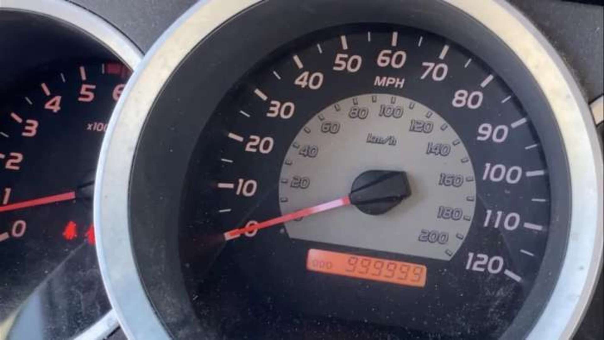 2008_toyota_tacoma_999999_miles
