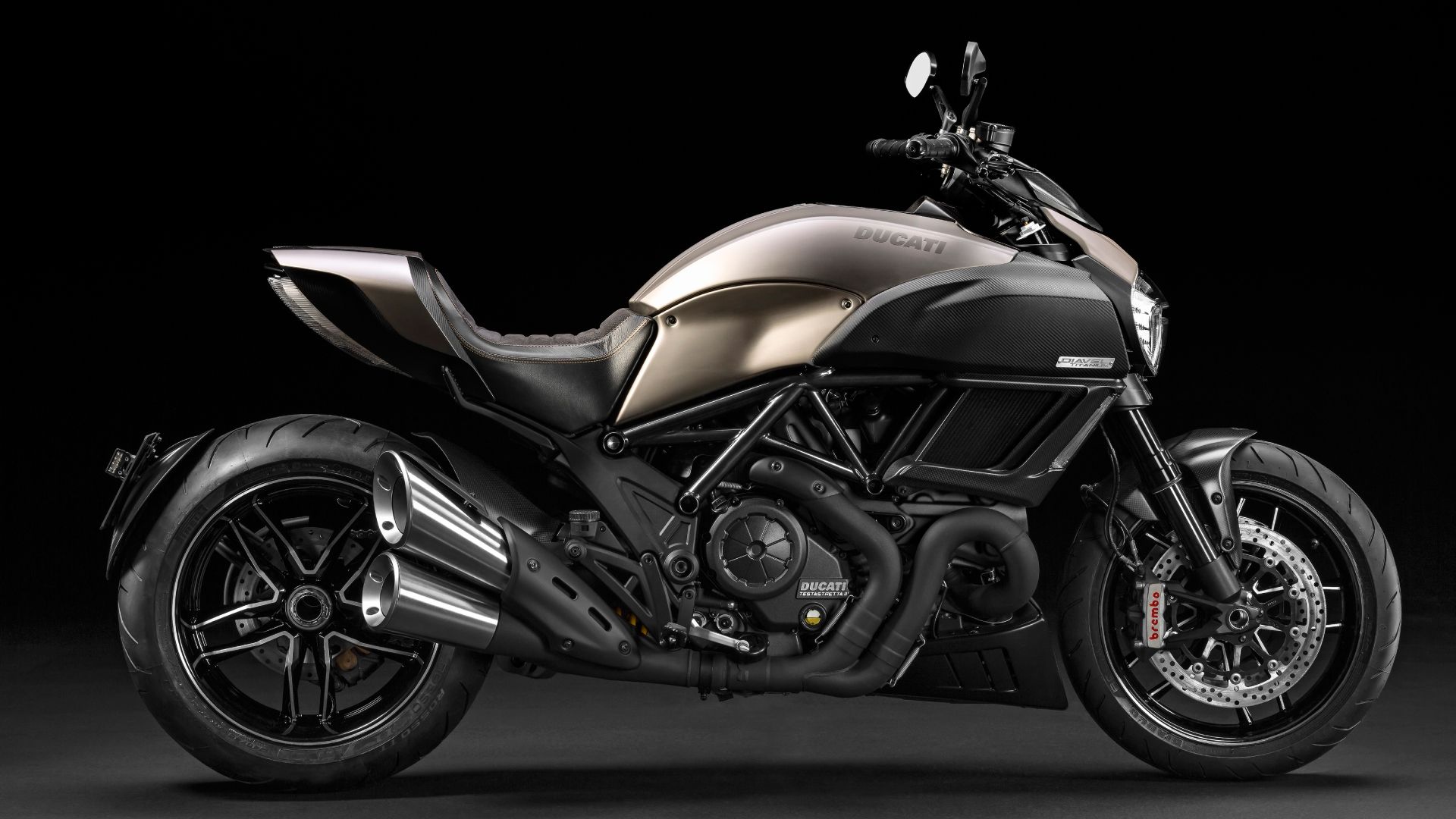 2015-Ducati-Diavel-Titanium-official