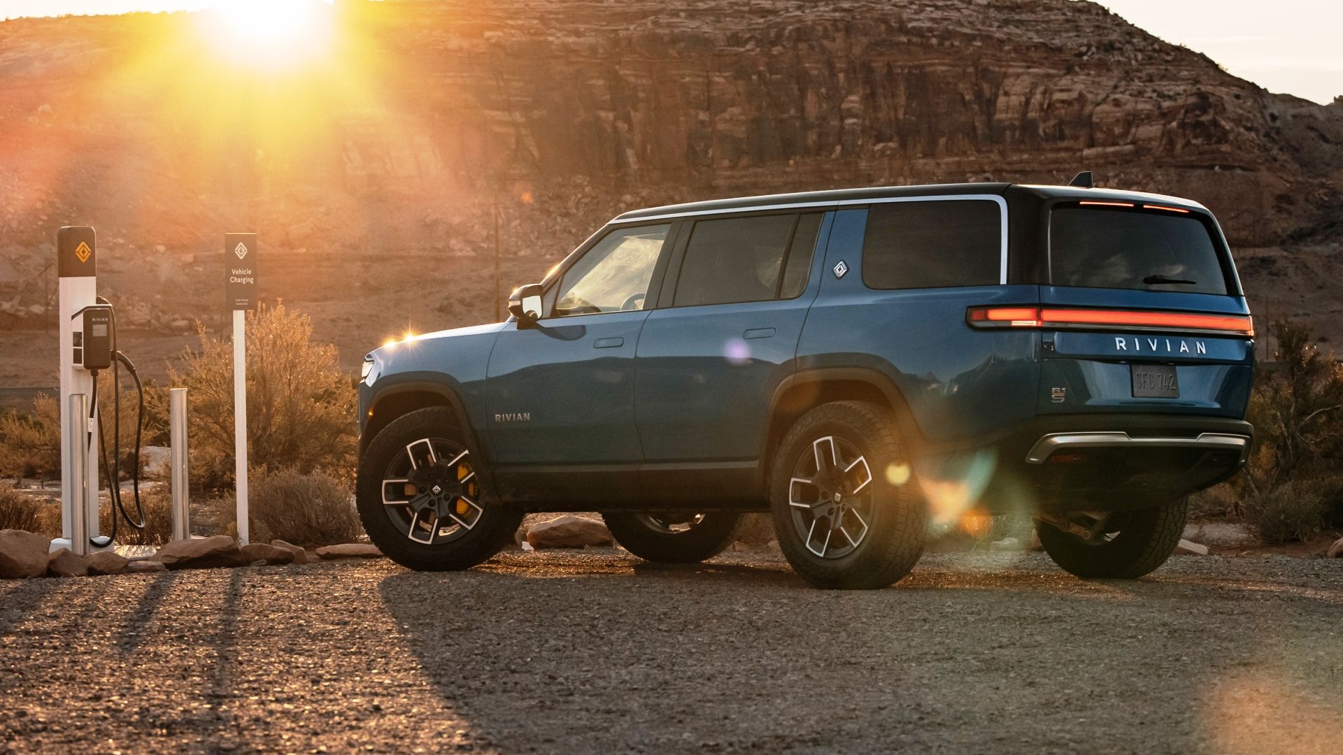 Here's How Much A Fully Loaded Rivian R1S Costs