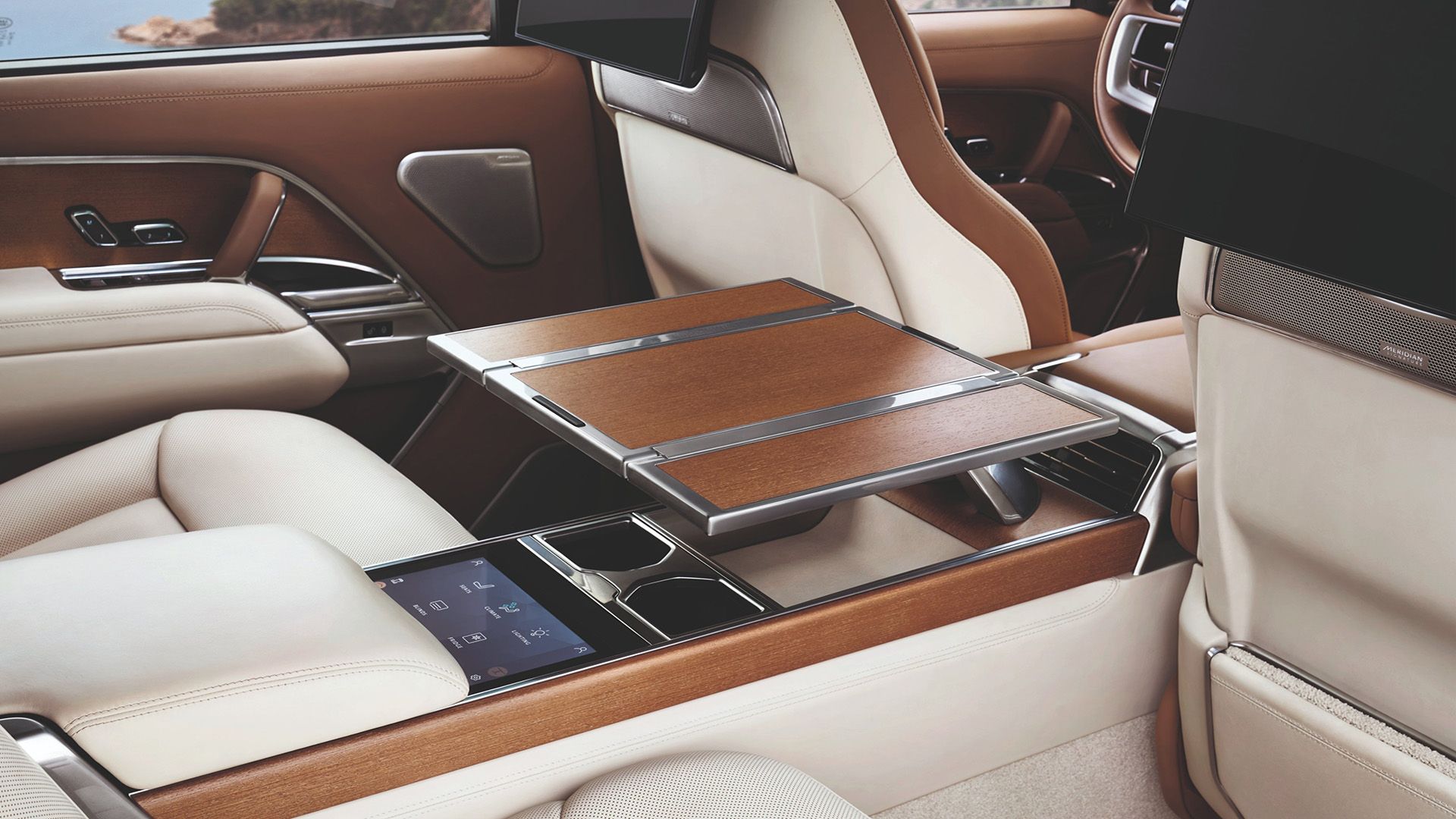 The SV Signature Suite For The 2024 Range Rover SV