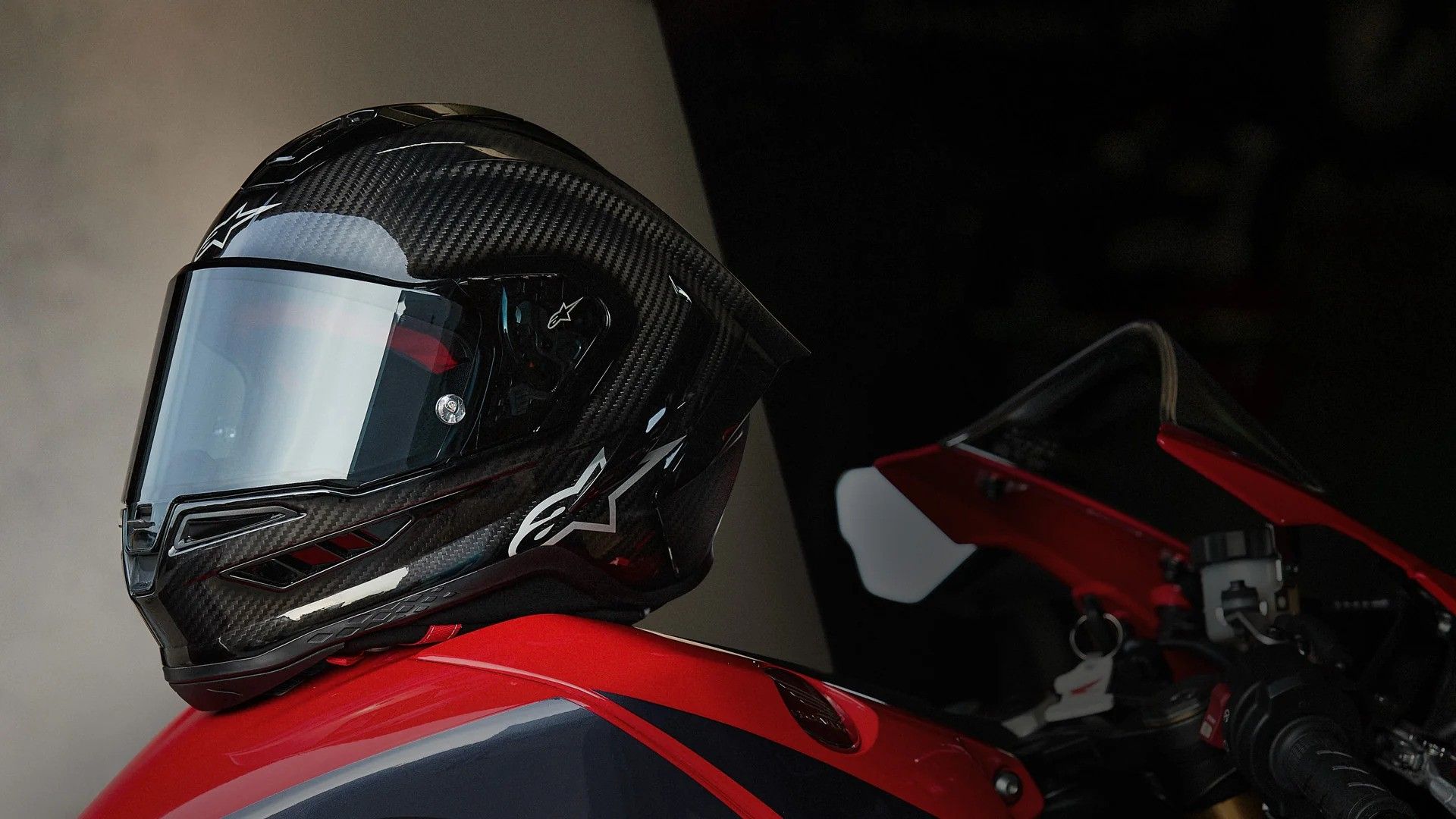 Alpinestars Supertech R10 Helmet Launched With Sub-$1,000 Price Tag