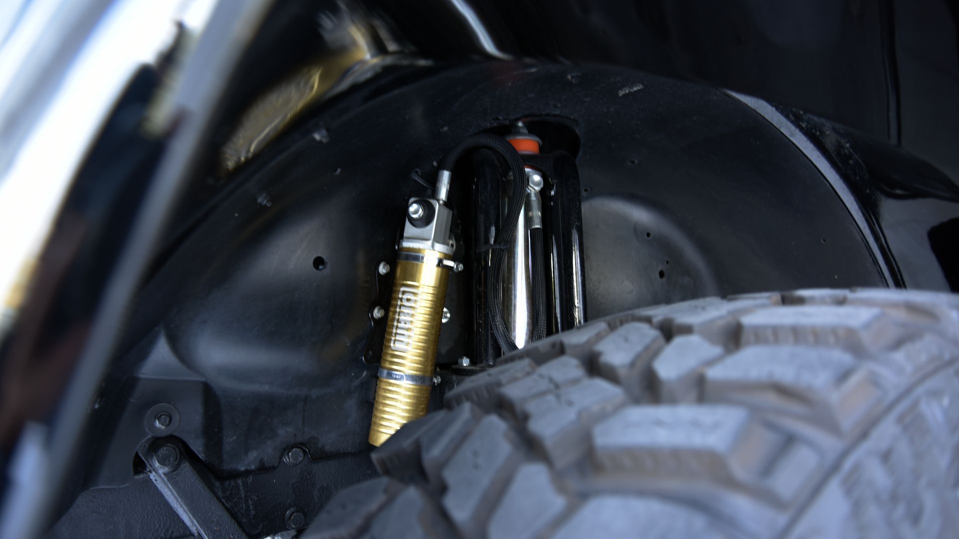 ARES Modena Defender Hardtop Oram shocks