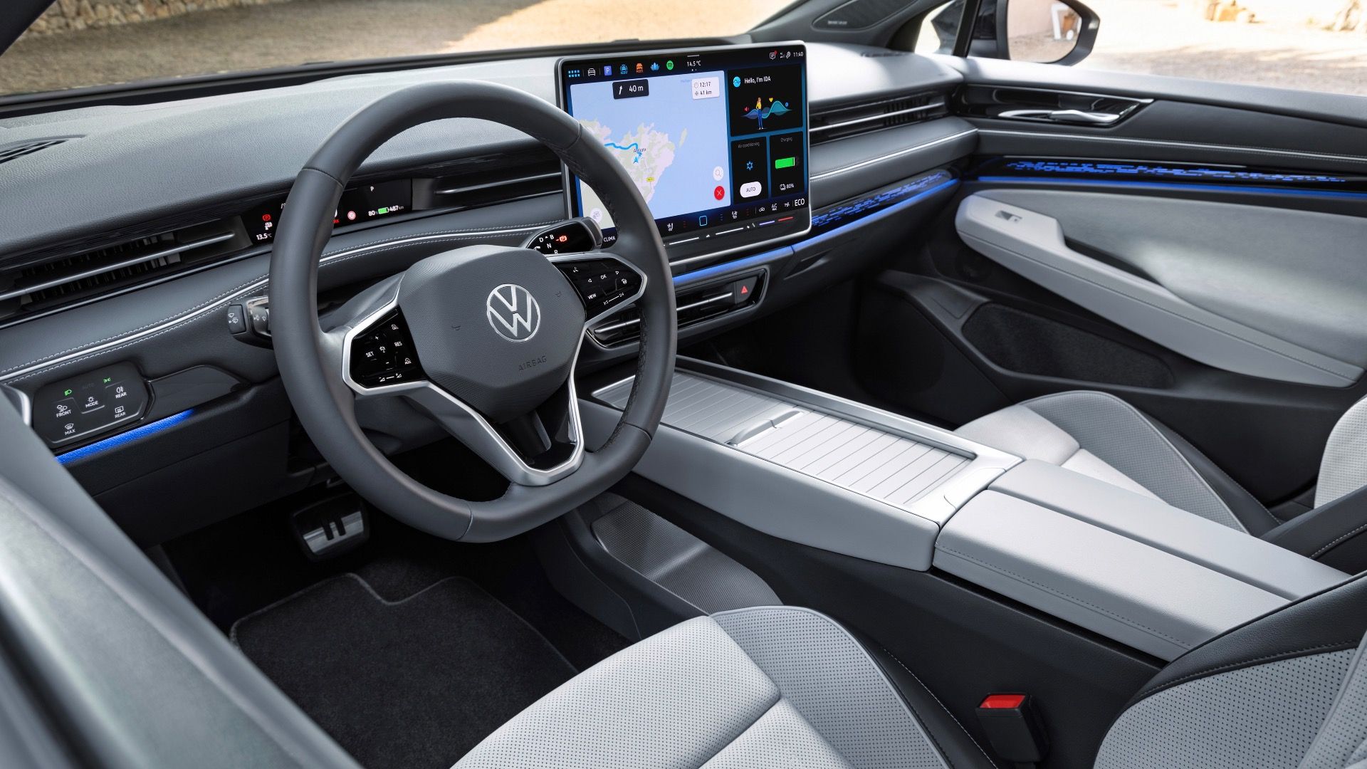 Interior tech and driving area ID.7 Touring