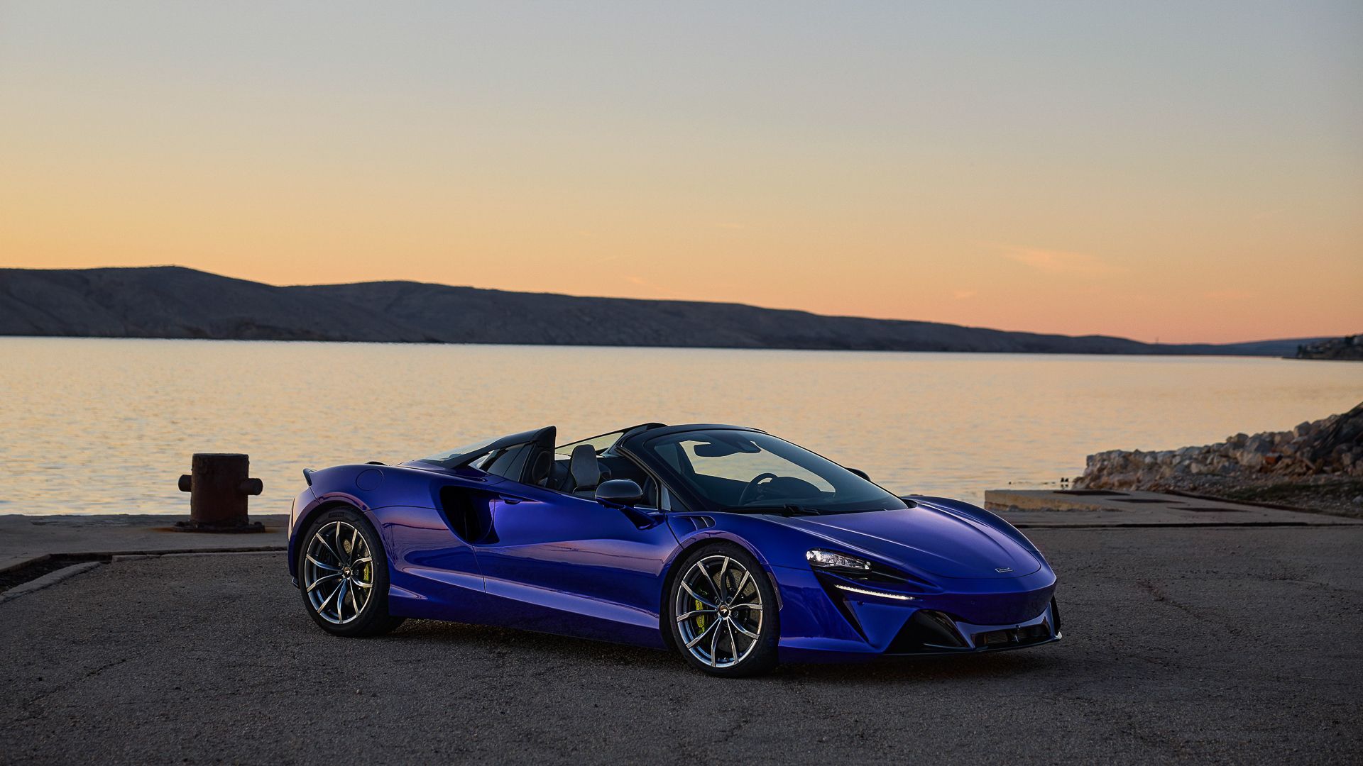 McLaren Artura Spider