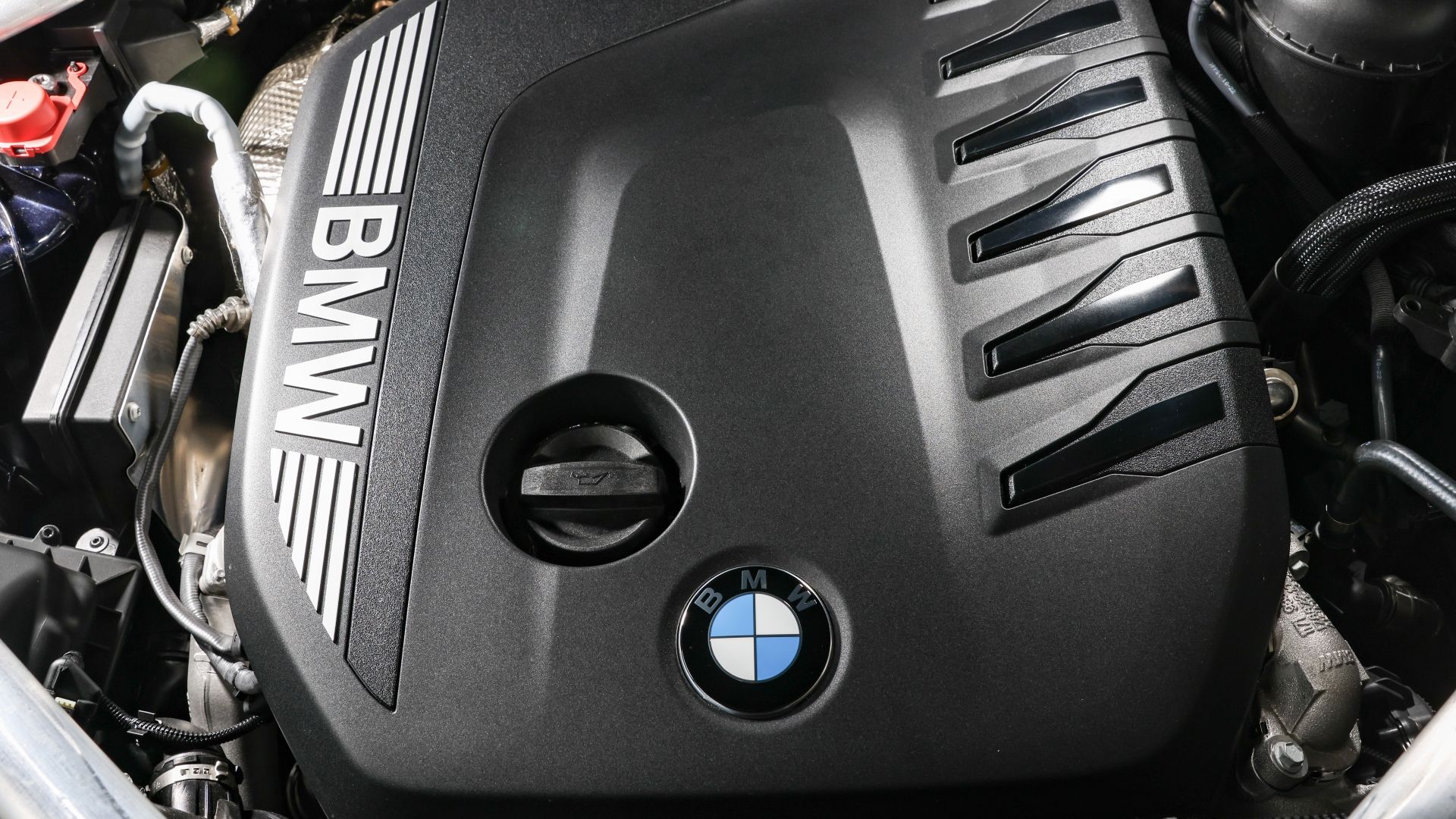Engine bay in the 2024 BMW X5