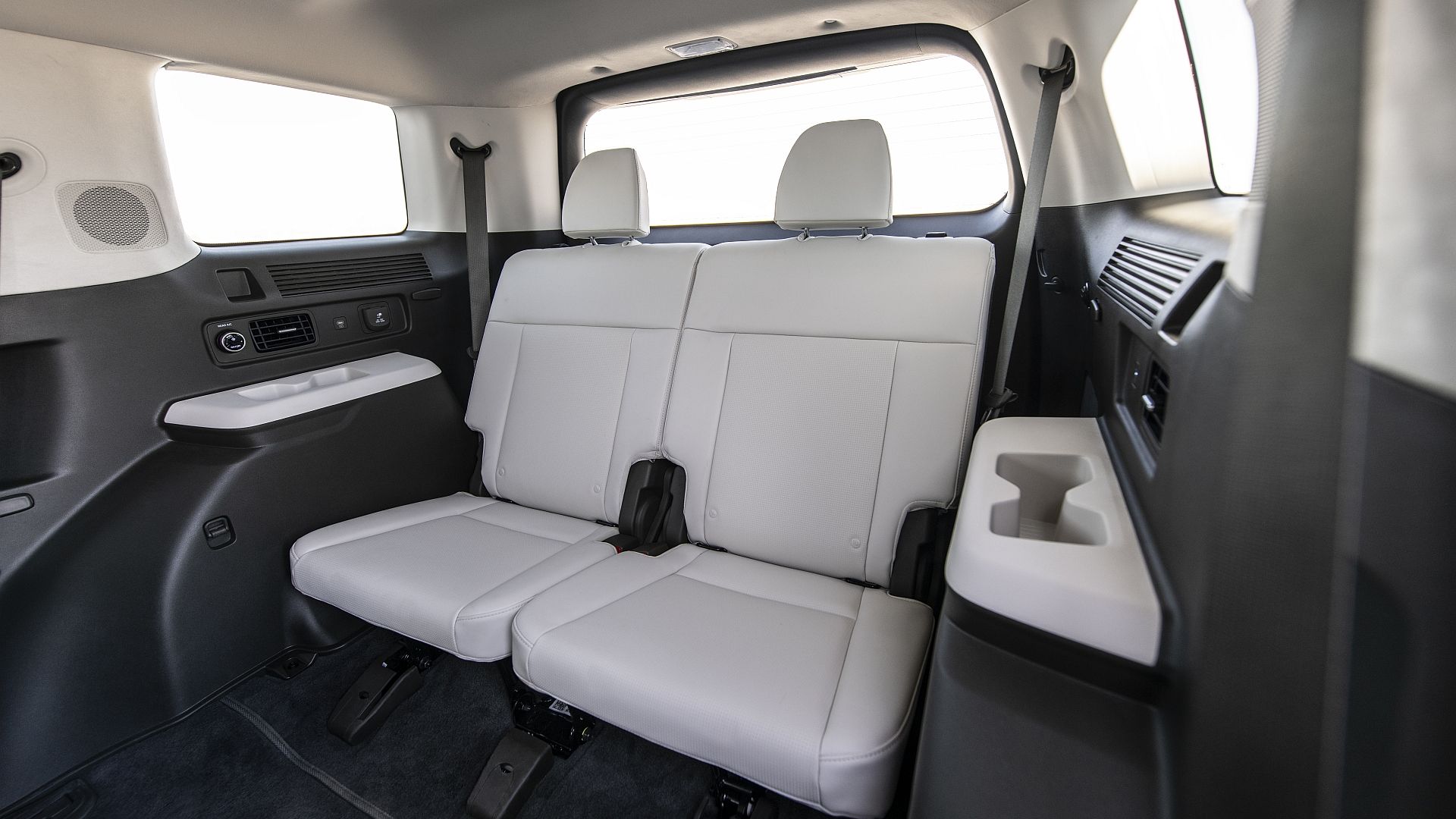 Assentos da terceira fila do Hyundai Santa Fe 2024