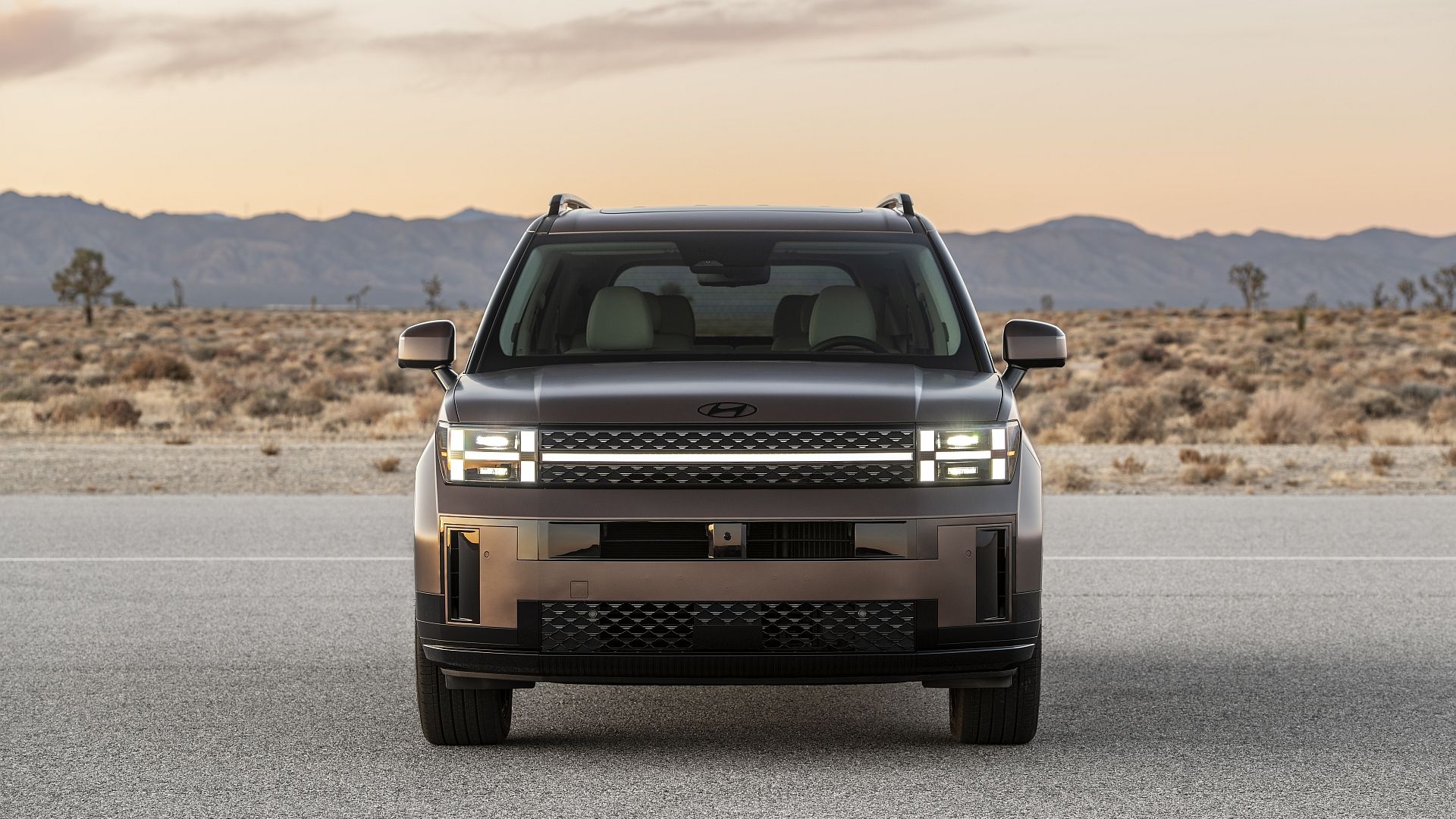 Vista frontal do Hyundai Santa Fé 2024