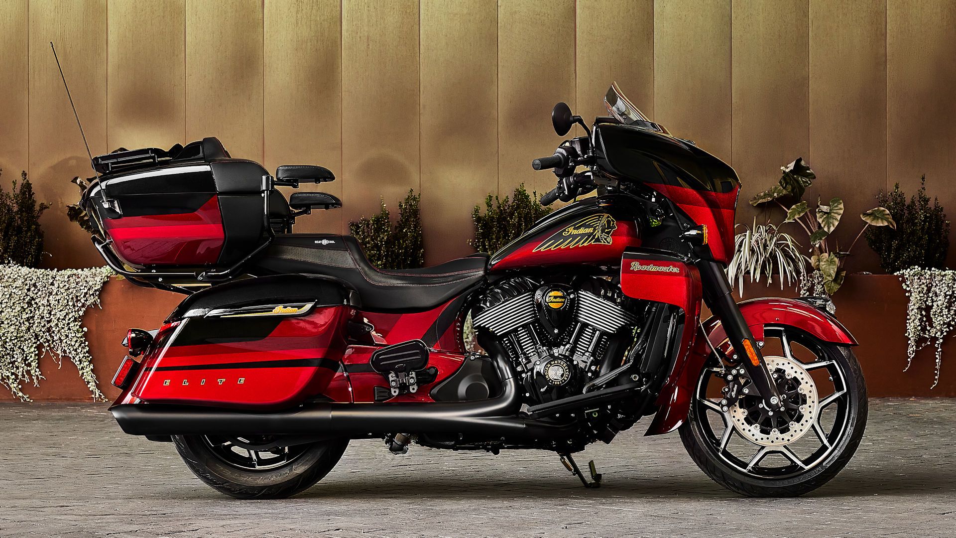 2024 Indian Roadmaster Elite Static profile shot