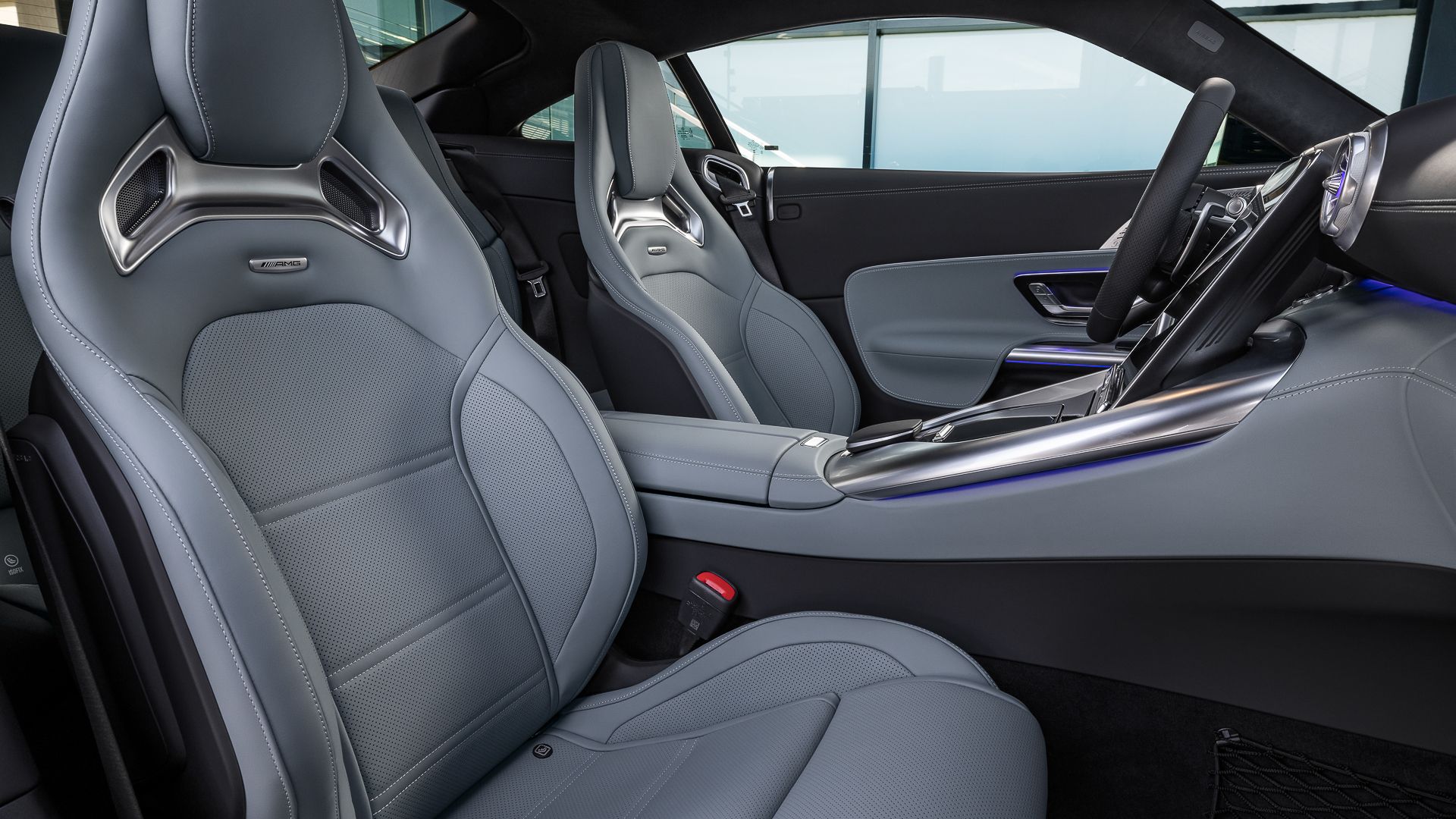 2024 Mercedes-AMG GT 43-17