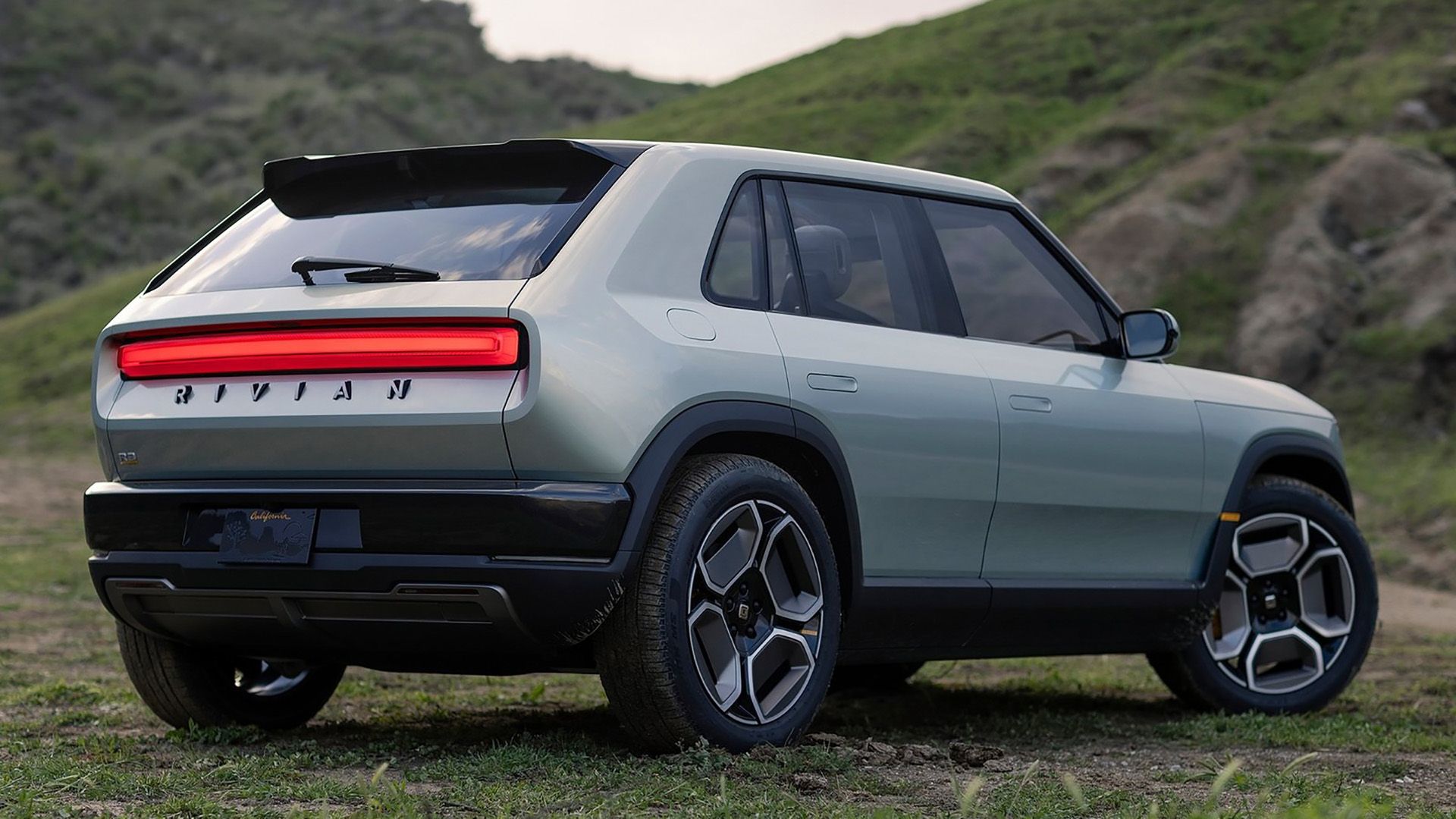 2027 Rivian R3 Traseira Três Quartos