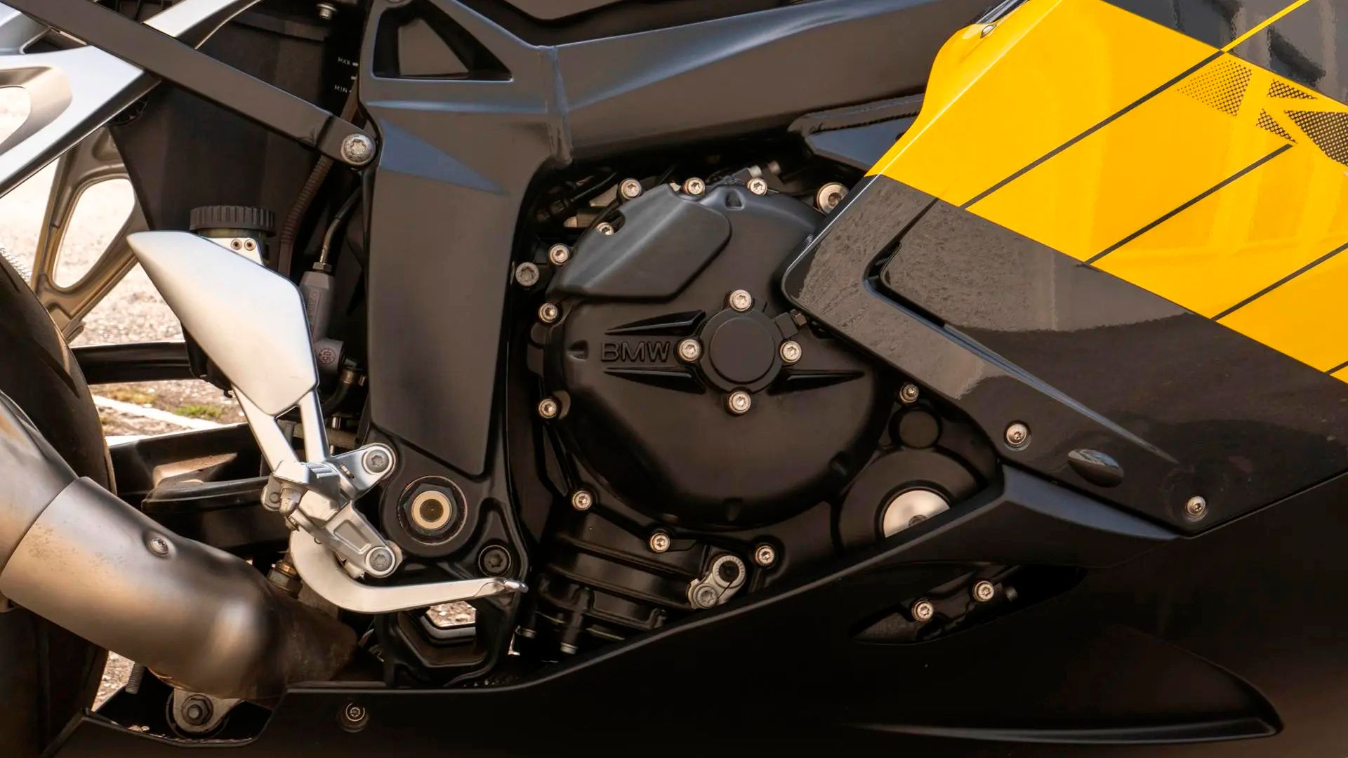 BMW K1200S Bring A Trailer-07-1