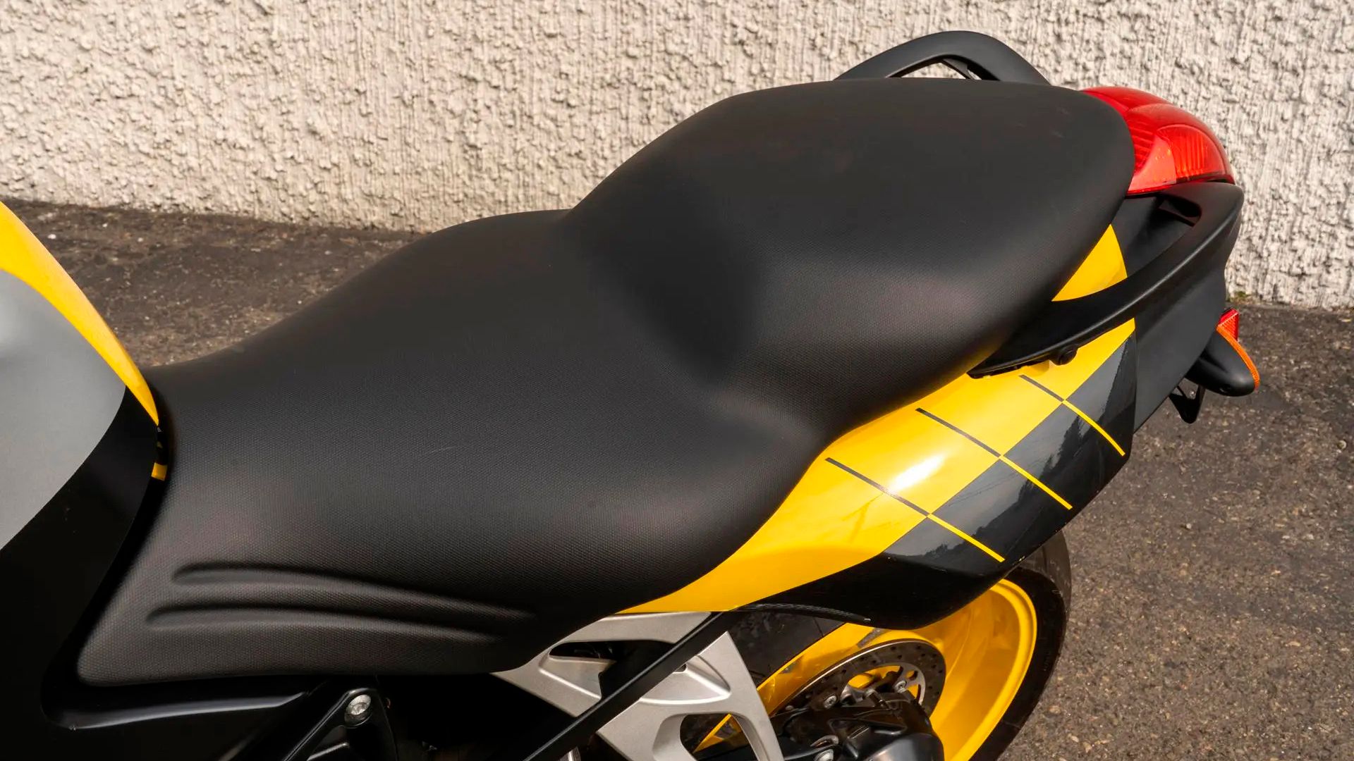 BMW K1200S Bring A Trailer-11-1