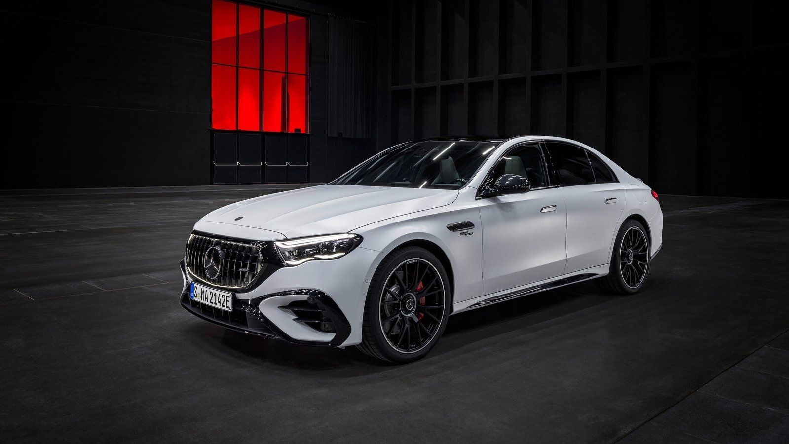 2026 Mercedes-AMG E 53 Hybrid Wagon Inside And Exterior Image Gallery ...