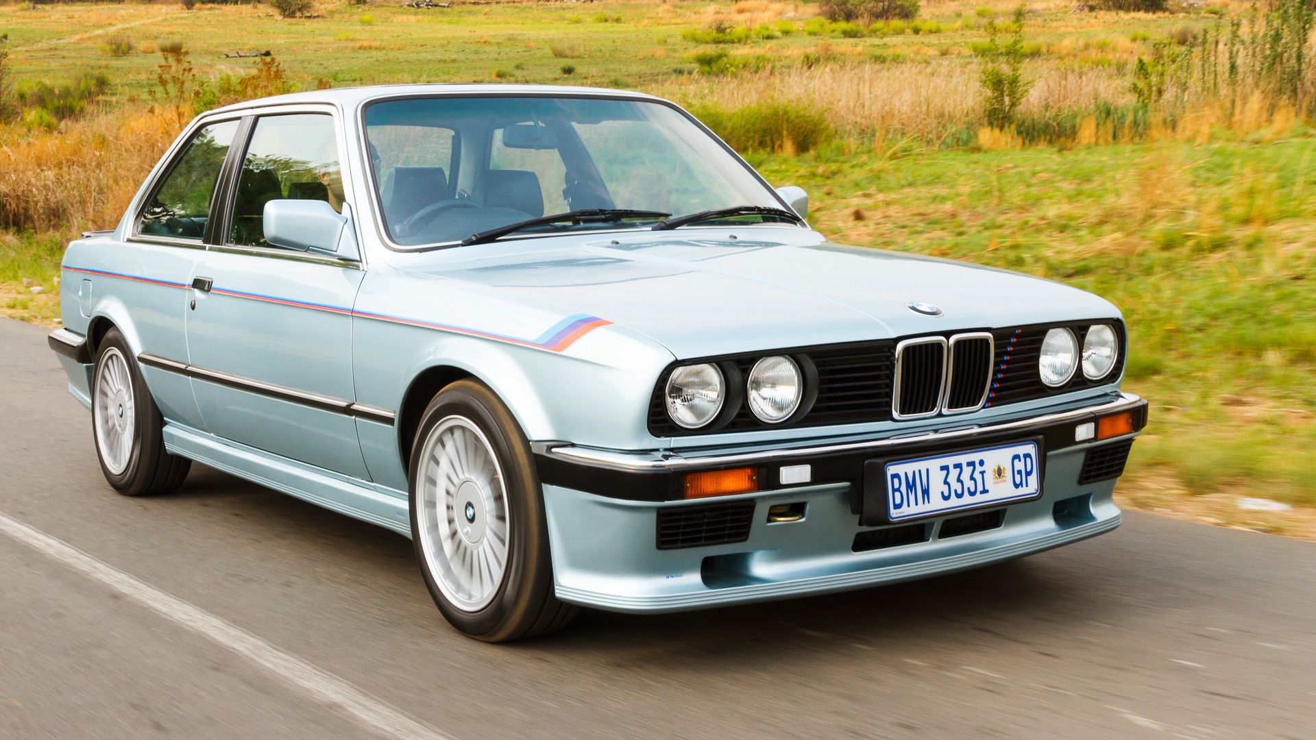 BMW E30 333i Driving