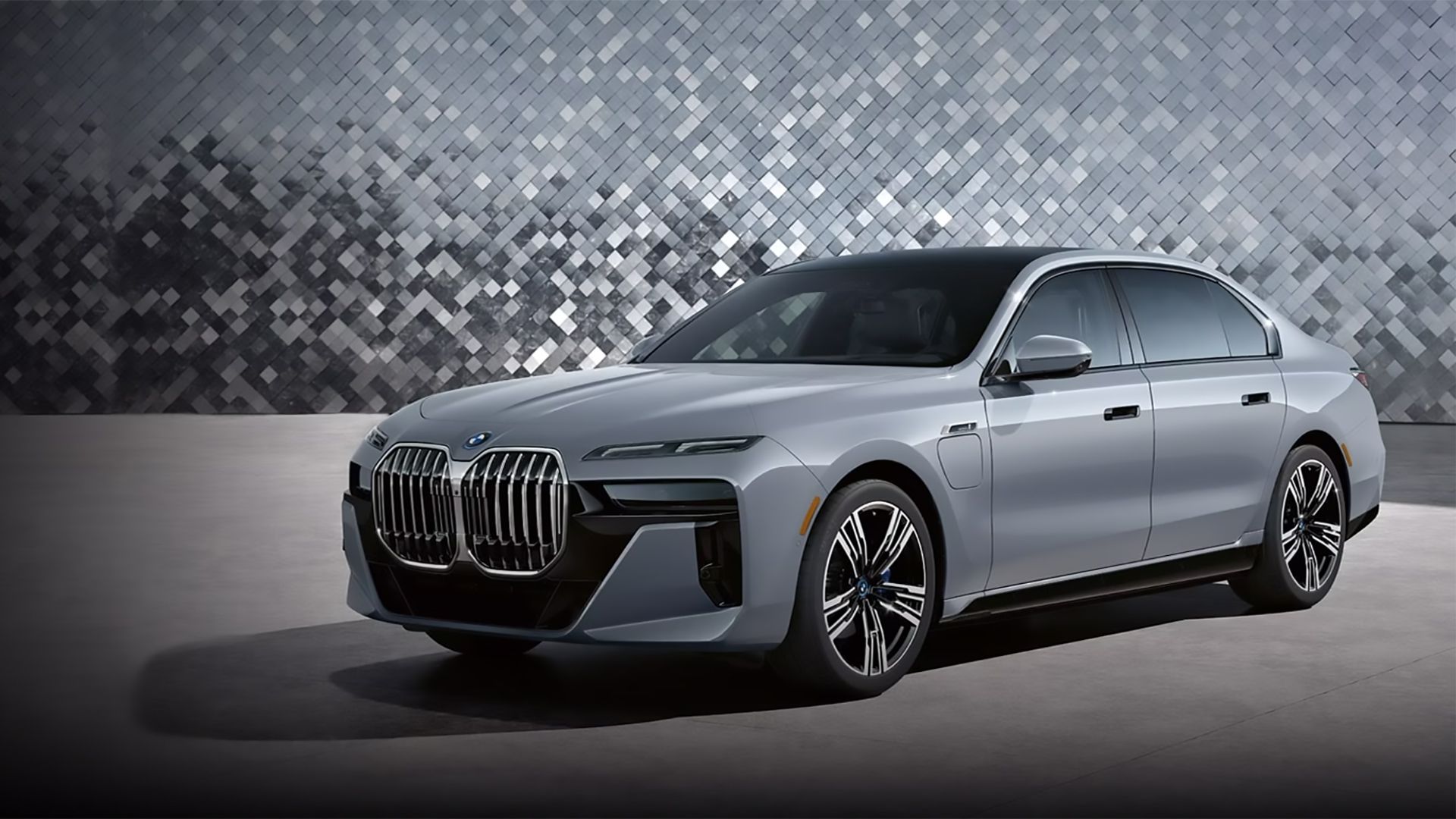 A Gray 2024 BMW 750e