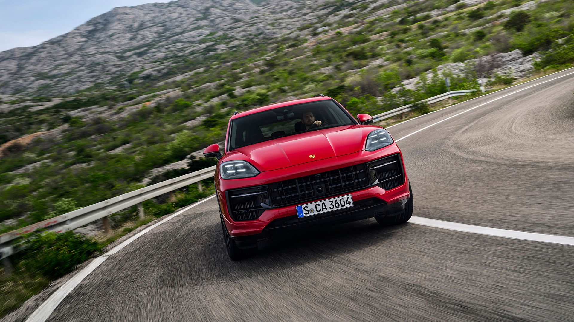 2025 Porsche Cayenne GTS (4)