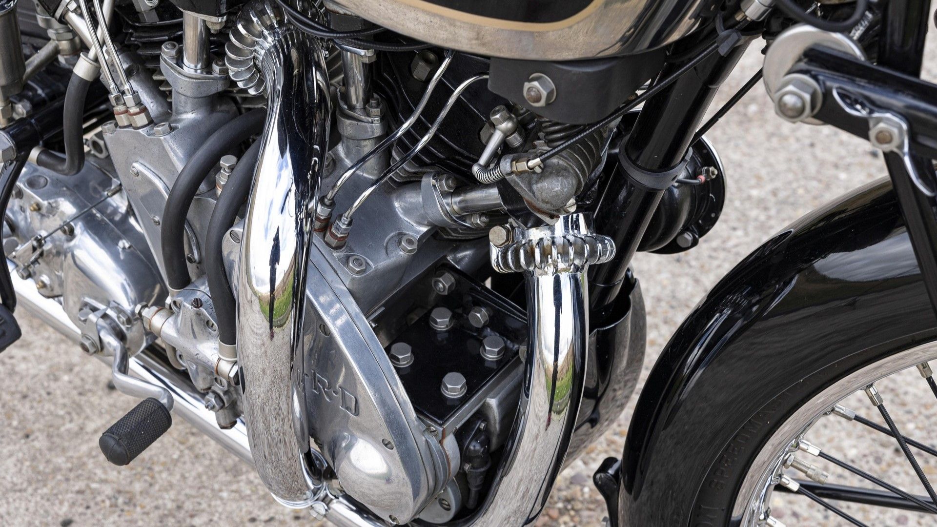 Vincent-HRD Rapide Series-A Grunter V-twin close-up