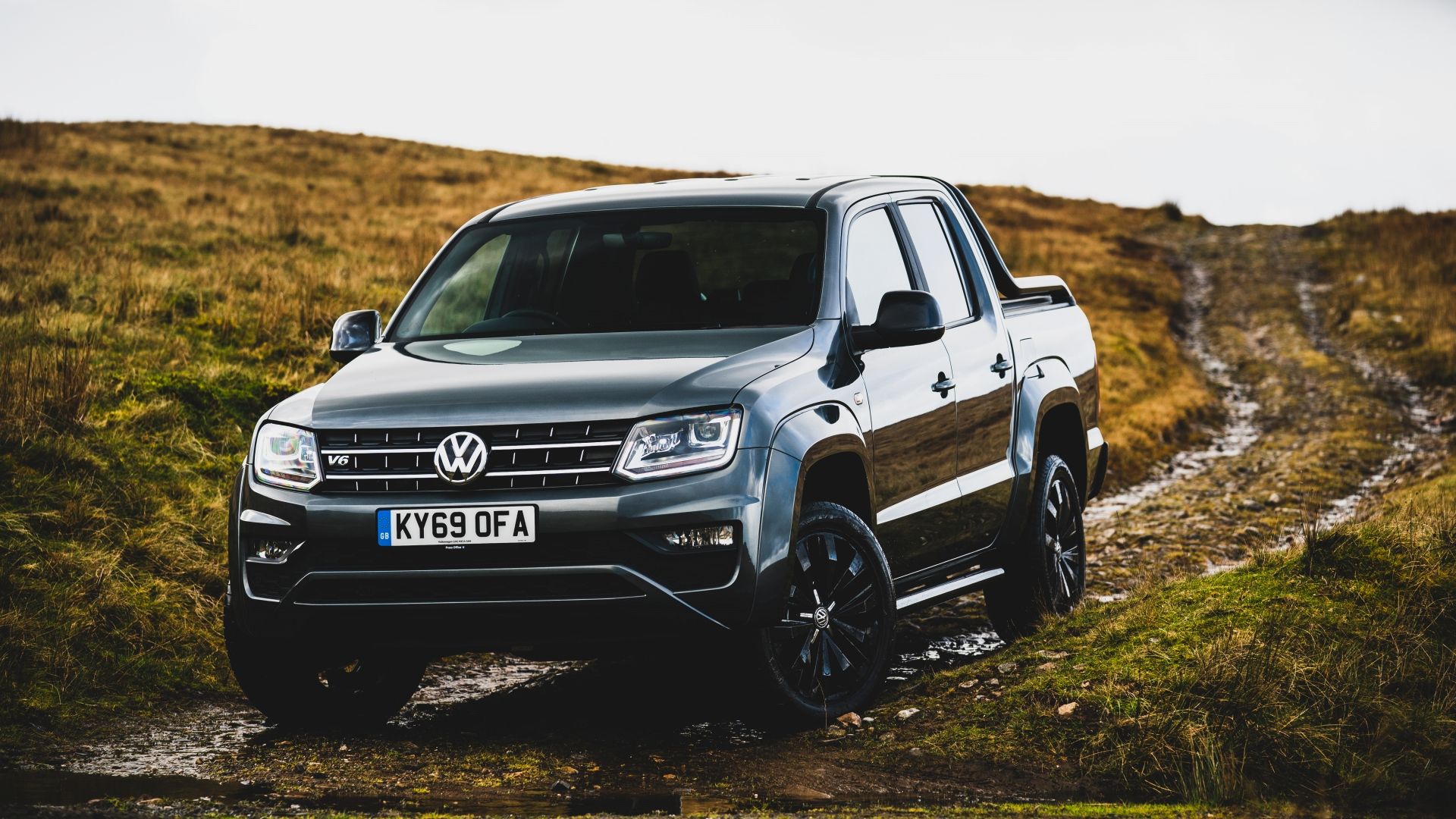 Volkswagen Amarok Black Edition front action shot driving off-road