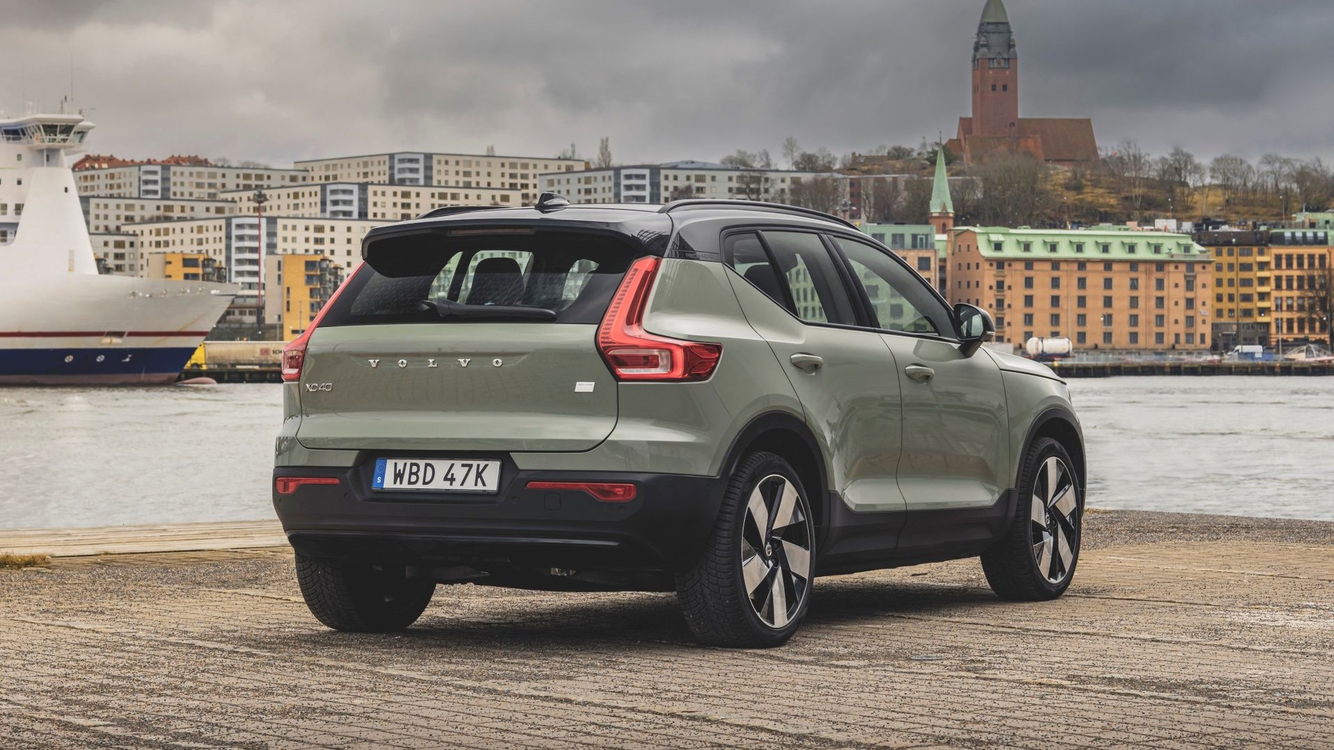 Volvo XC40 Recharge Rear Three Quarter Shot