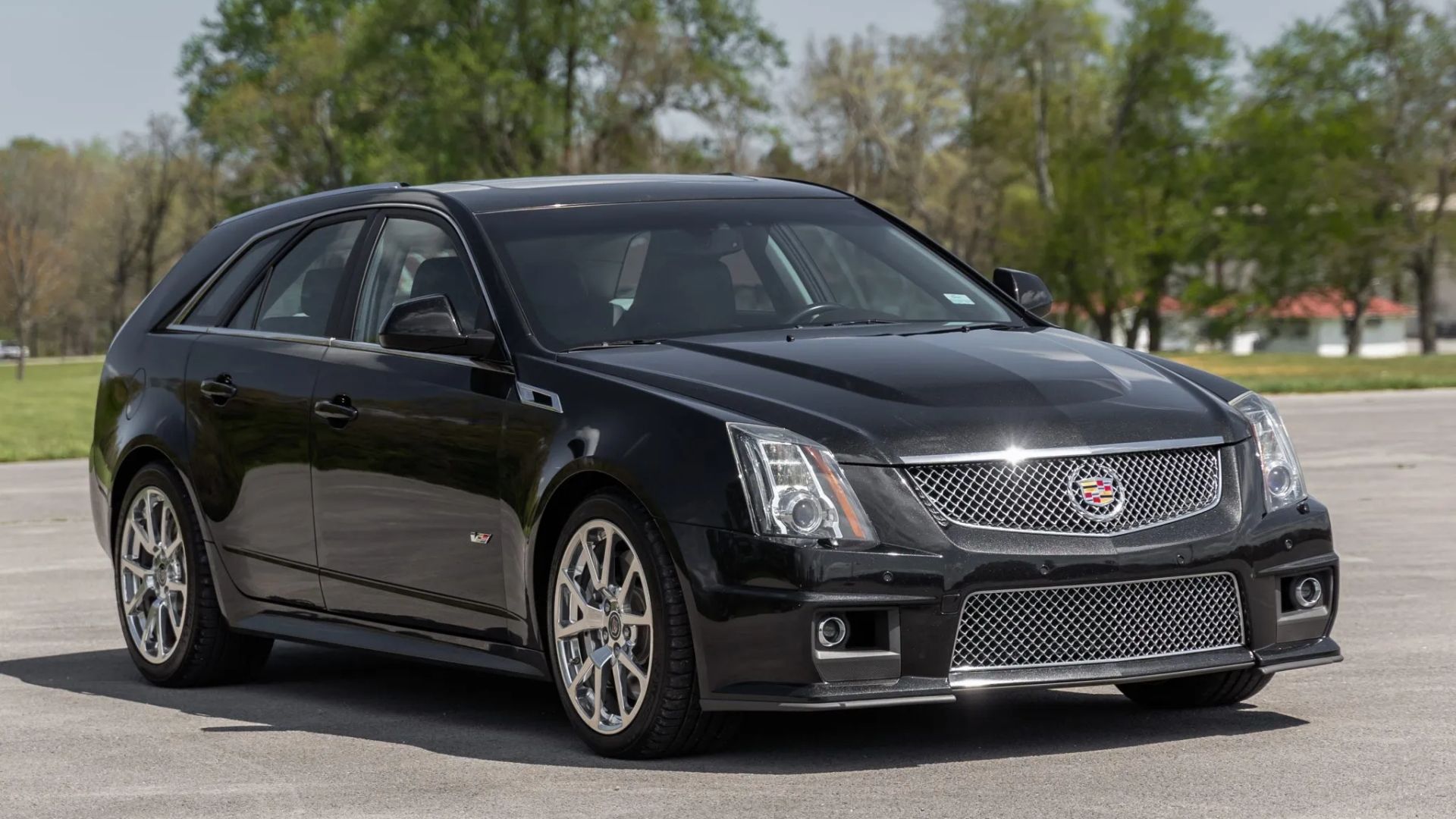 2012 Cadillac CTS-V Wagon front 3/4 exterior shot