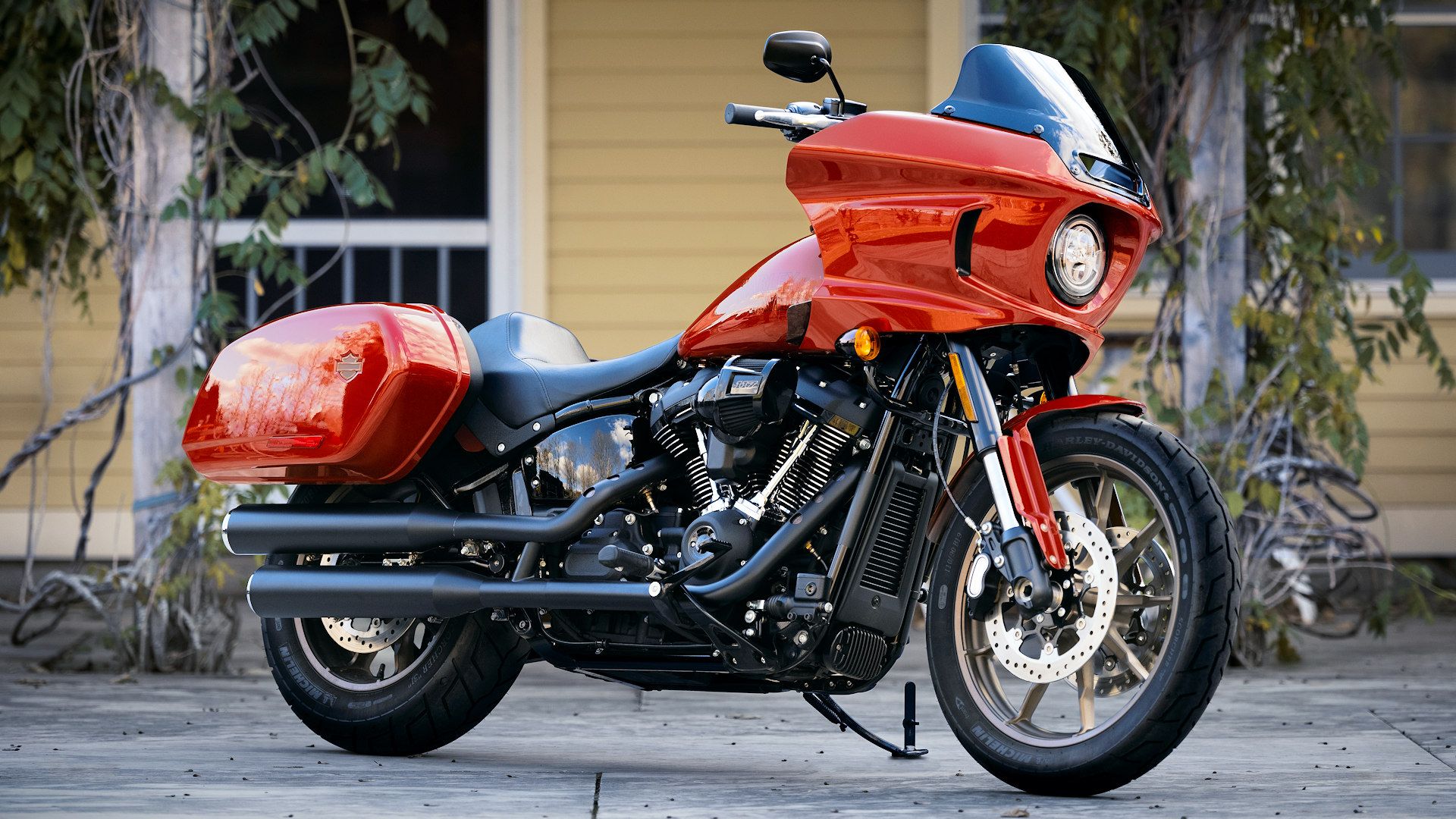 2024 Harley-Davidson Lowrider ST profile static shot