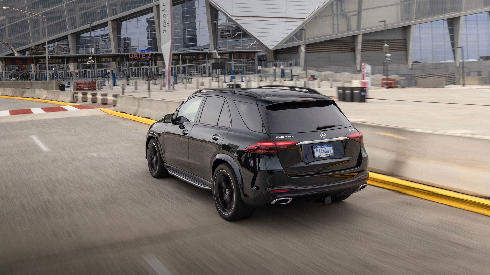 2024 Mercedes-Benz GLE 450 4MATIC Exterior Rear Rolling