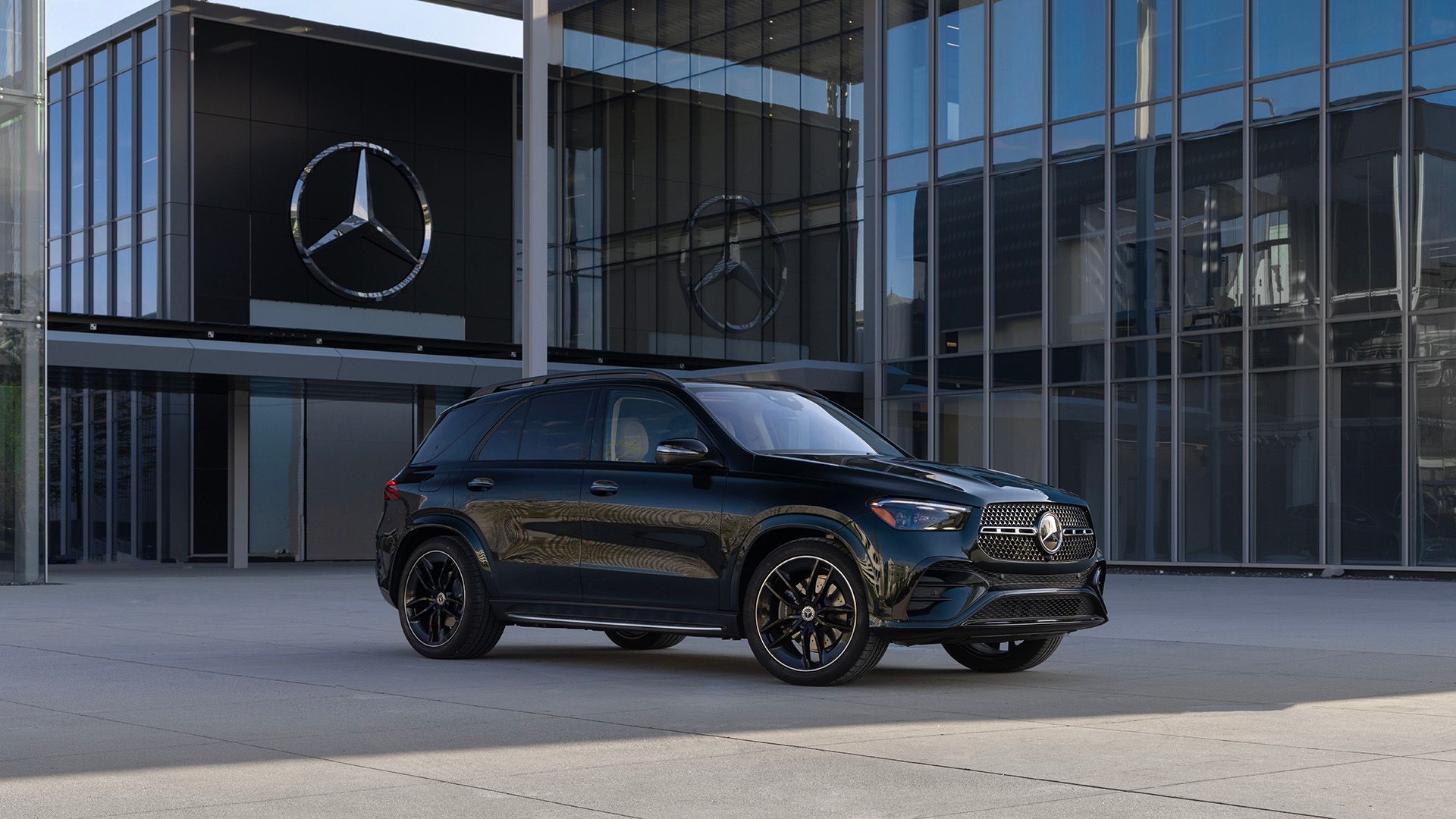 2024 Mercedes-Benz GLE 450 4MATIC dianteiro estacionário