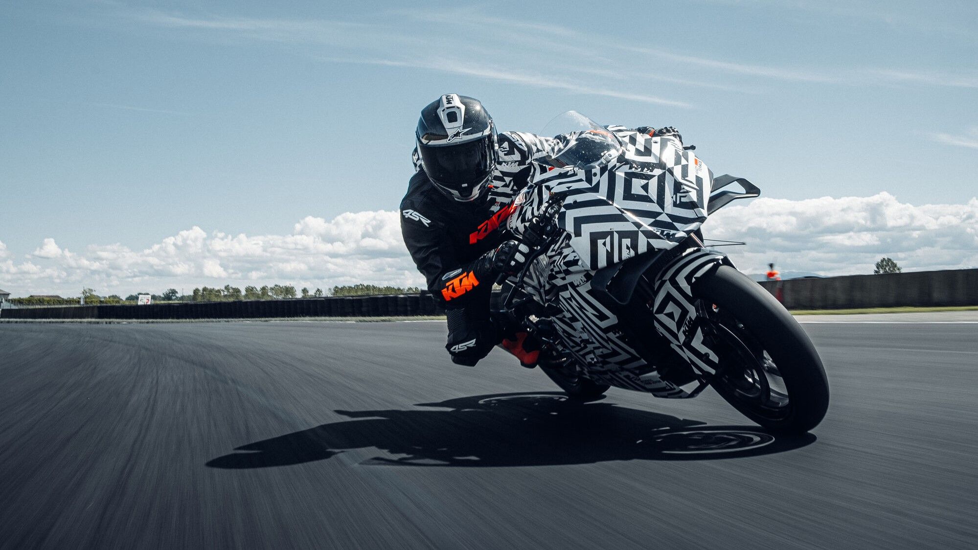 10 Reasons The New KTM 990 RC R Will Tremble The Middleweight Superbike ...