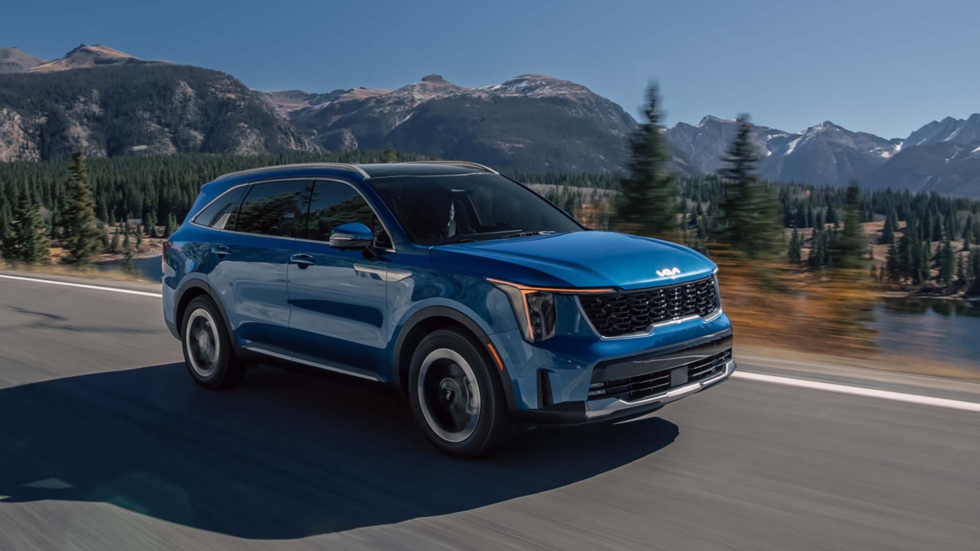 Driving shot of a 2025 Kia Sorento Hybrid